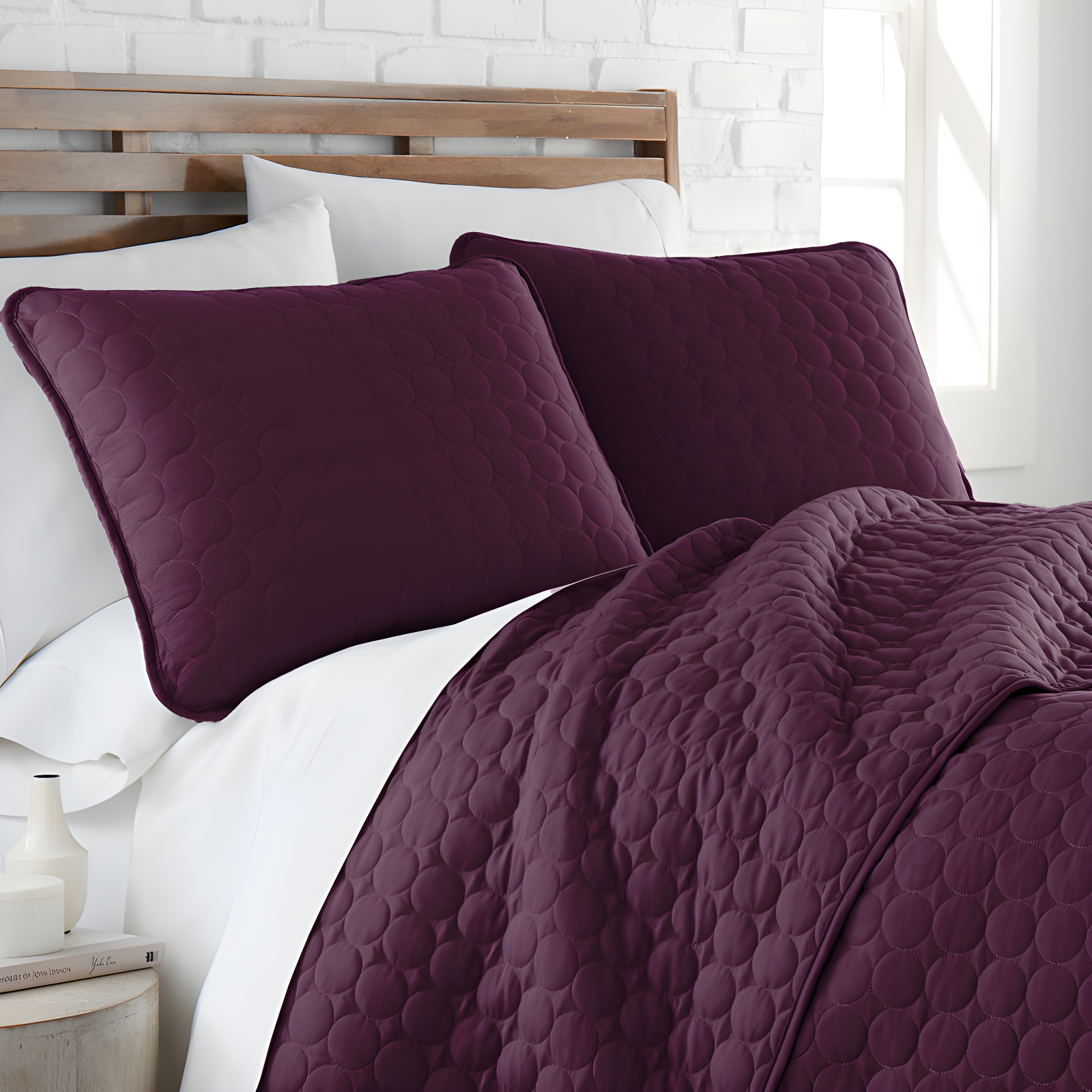 Southshore Fine Linens Lightweight Oversized Reversible Quilt Set with shams