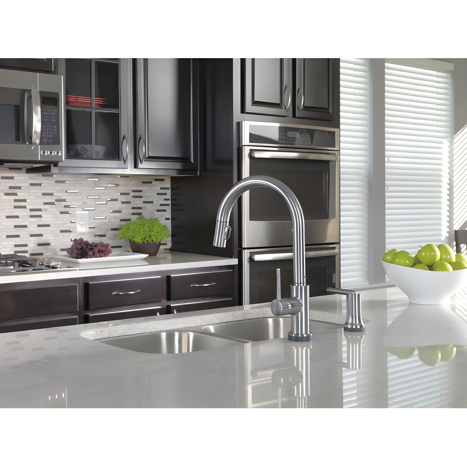 Trinsic Pull Down Sprayer Kitchen Sink Faucet, Single Handle Kitchen Faucet