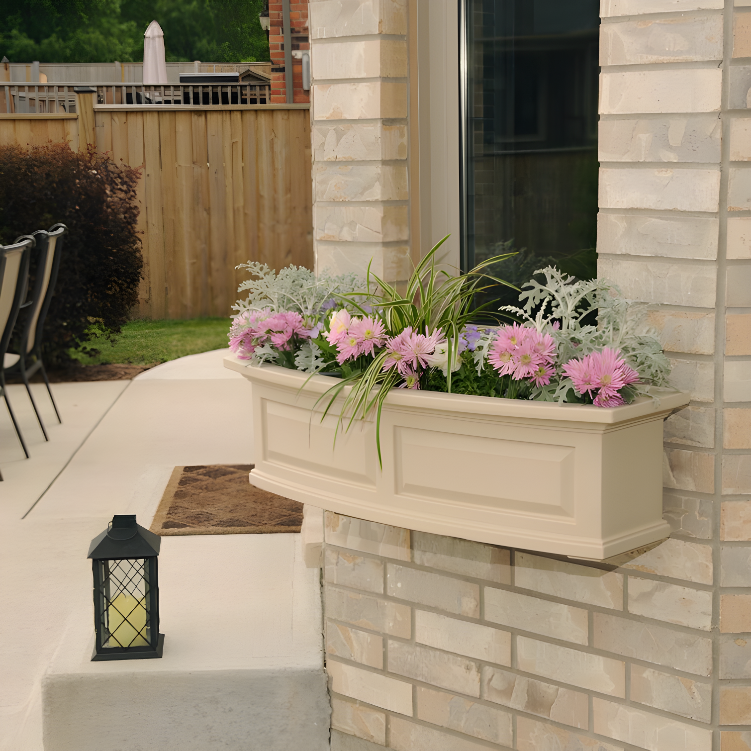 Nantucket Resin Window Box with Water Reservoir
