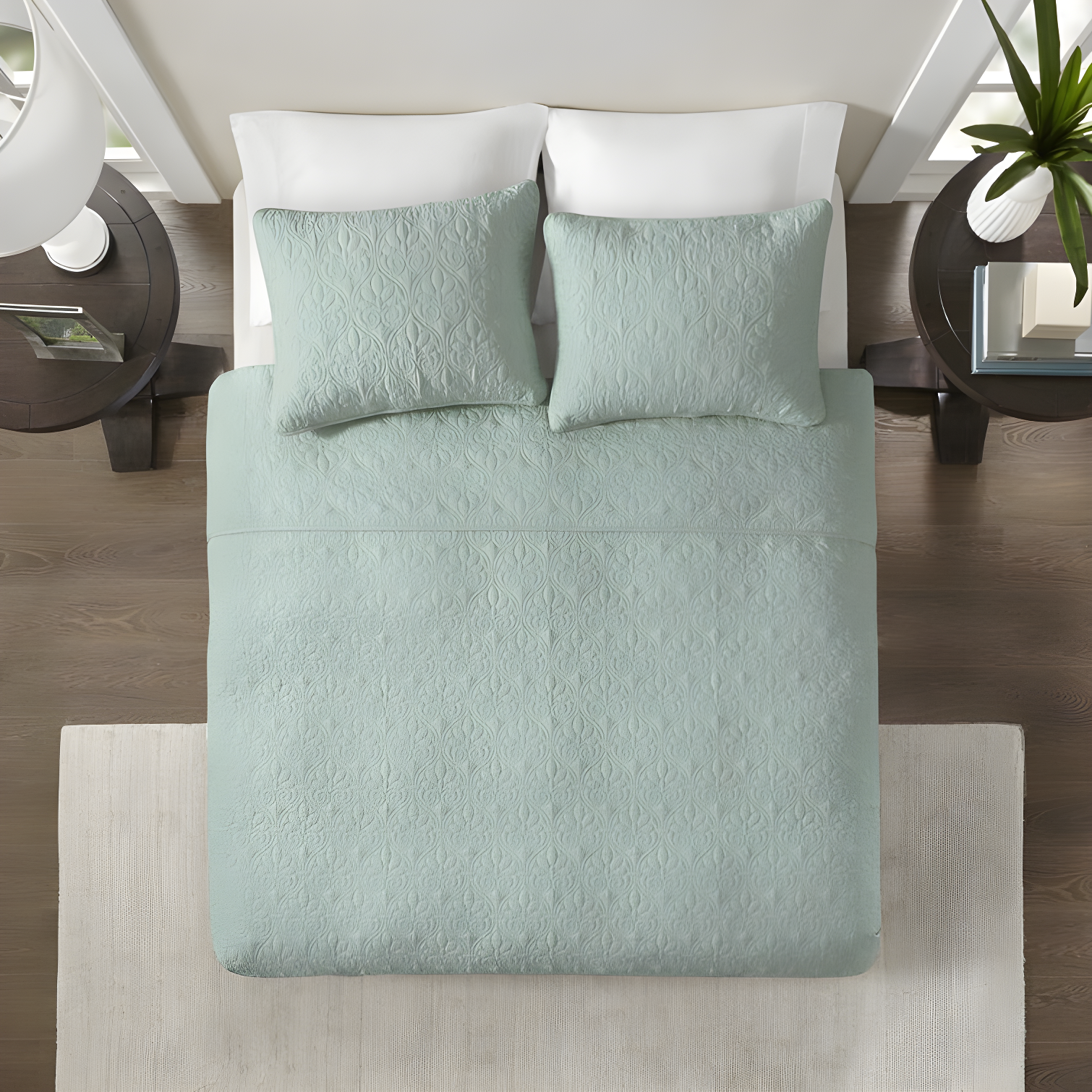 Madison Park Quebec Reversible Quilt Set