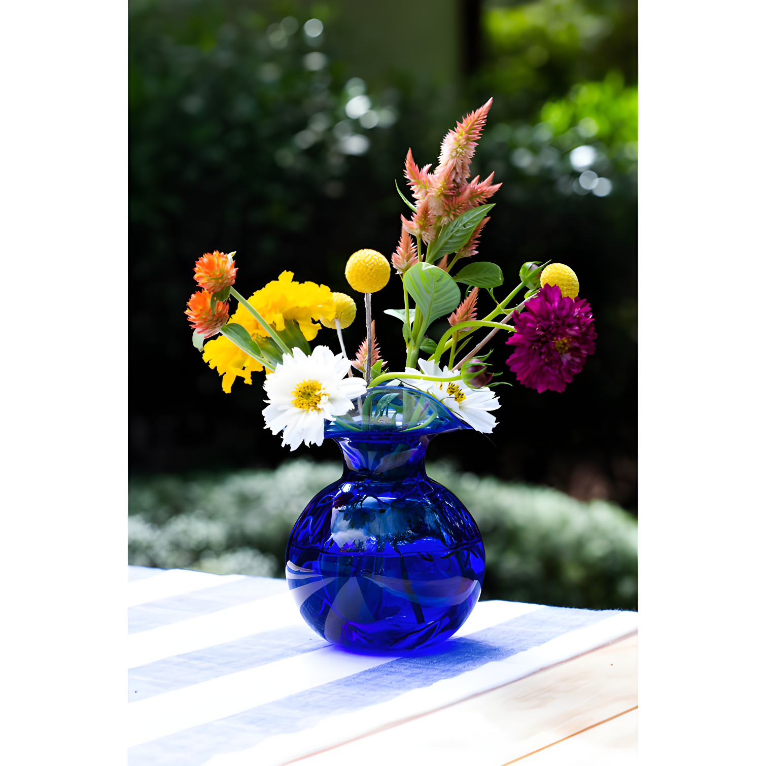 VIETRI Hibiscus Handmade Glass Table Vase