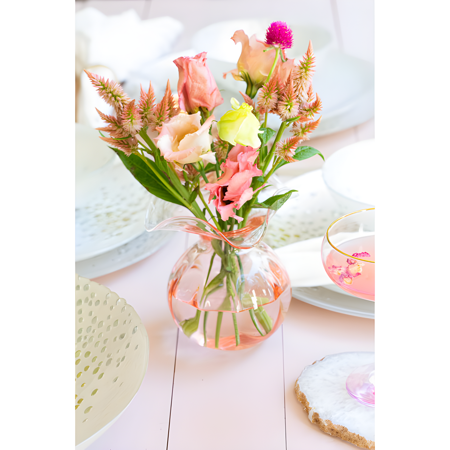 VIETRI Hibiscus Handmade Glass Table Vase