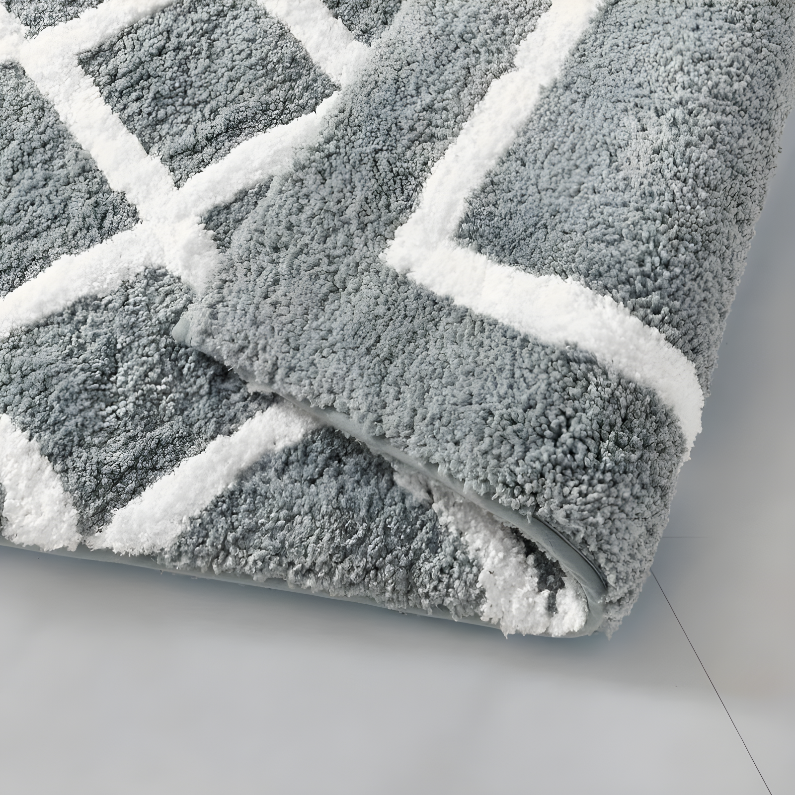 Madison Park Bittman Reversible High Pile Tufted Bath Rug