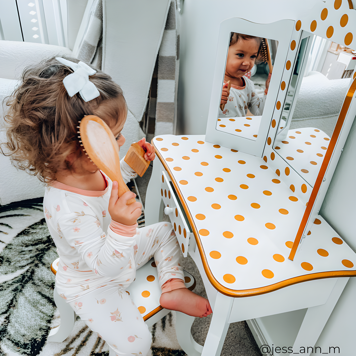 Teamson Kids Gisele Wooden Polka Dot 2-pc. Play Vanity for Accessories
