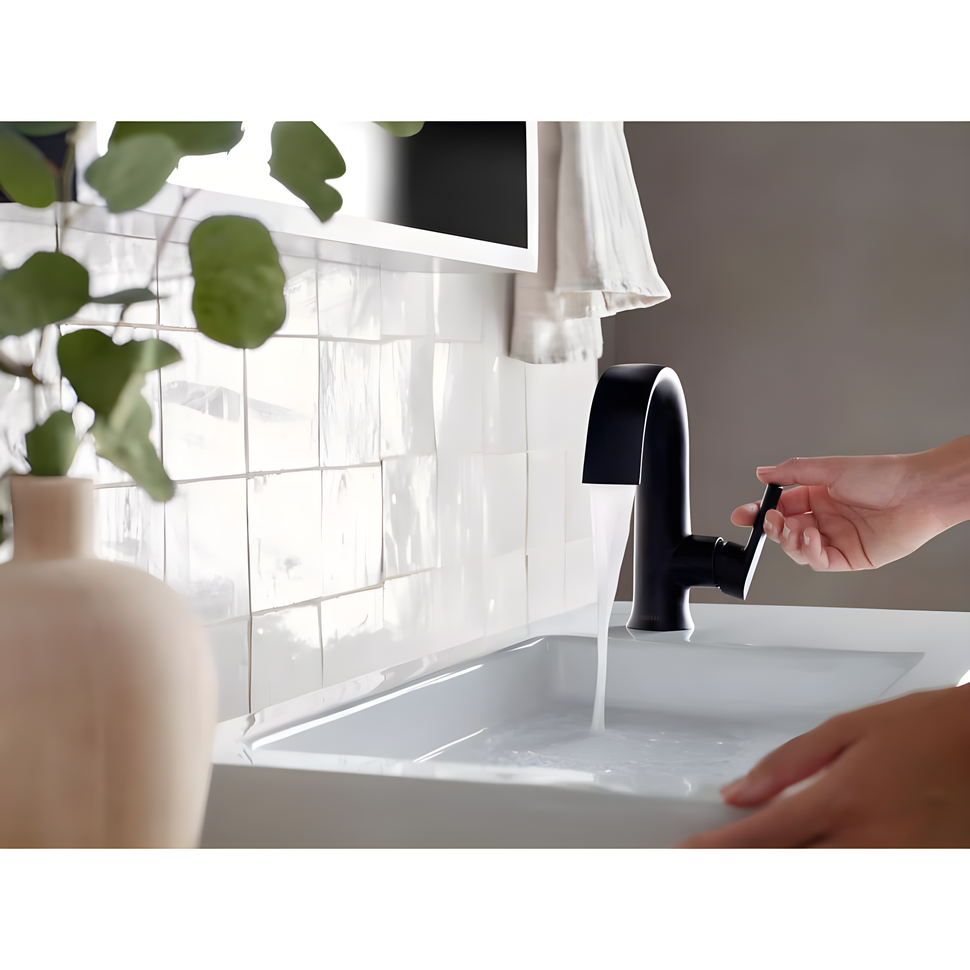 Doux Single Hole Bathroom Faucet with Drain Assembly