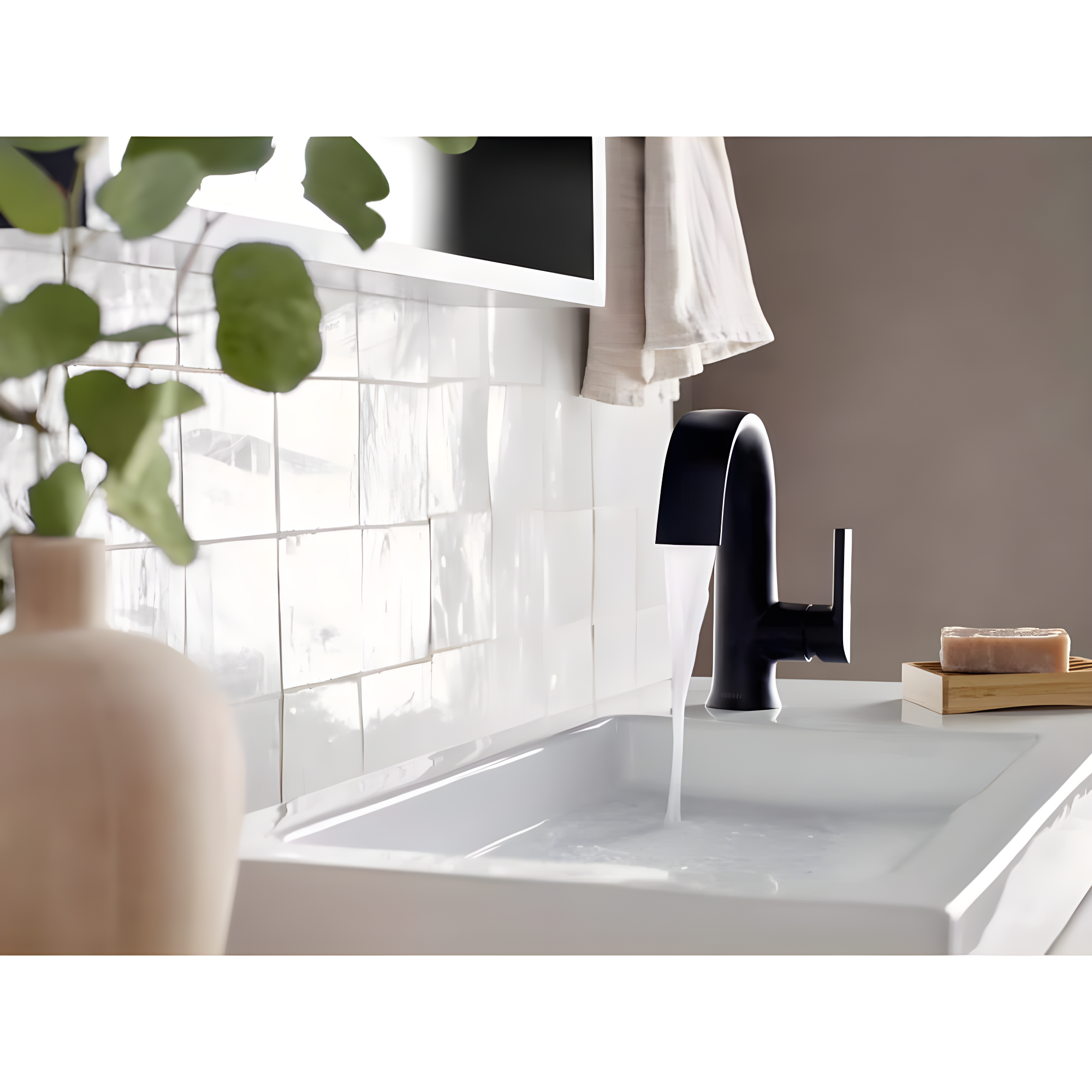 Doux Single Hole Bathroom Faucet with Drain Assembly