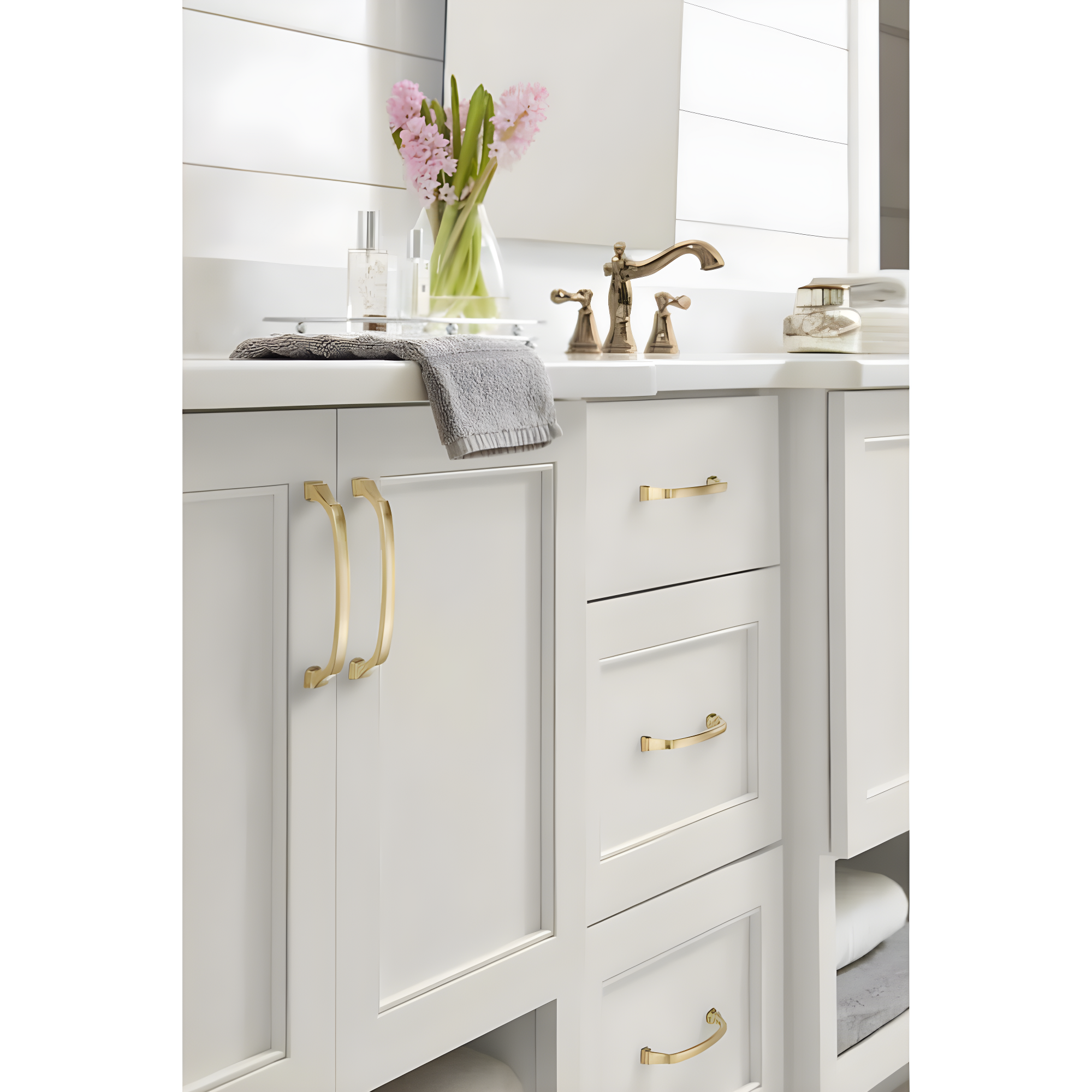 Revitalize Cabinet Bar Pull