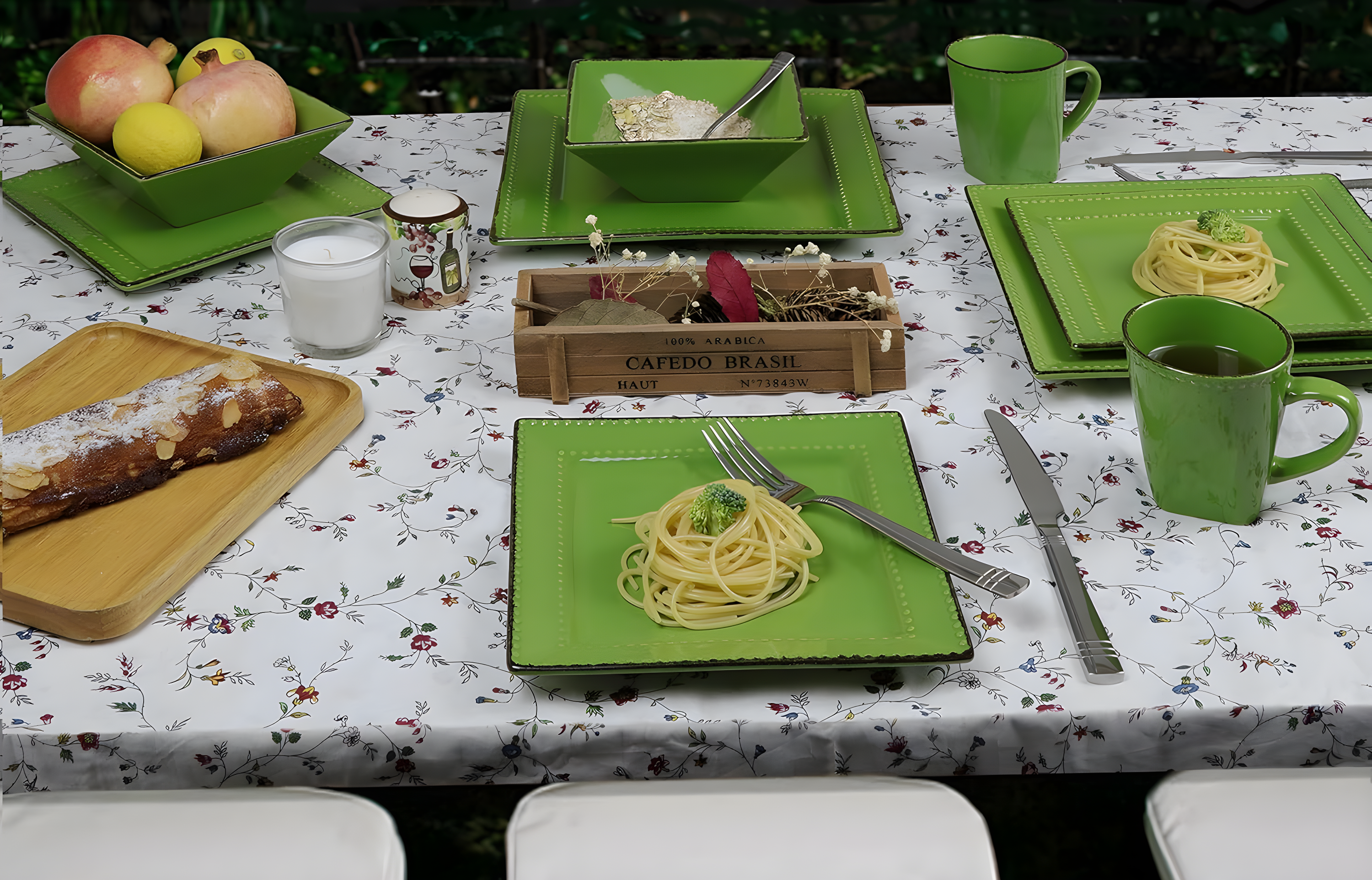 16 Piece Stoneware Dinnerware Set - Service for 4