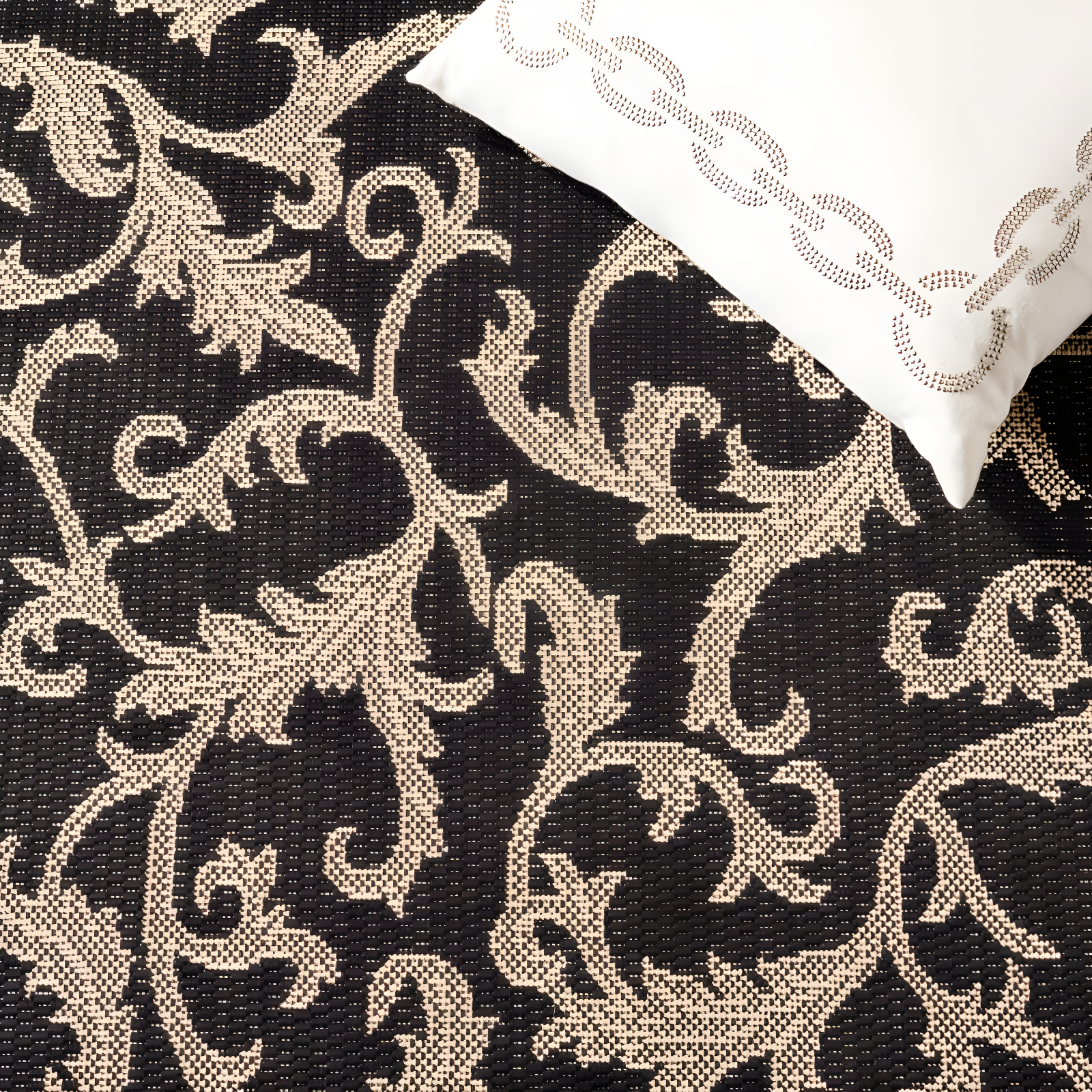 Courtyard CY2653 Power Loomed Indoor and Outdoor Area Rug - Black/Sand - 7'10"x7'10" - Safavieh