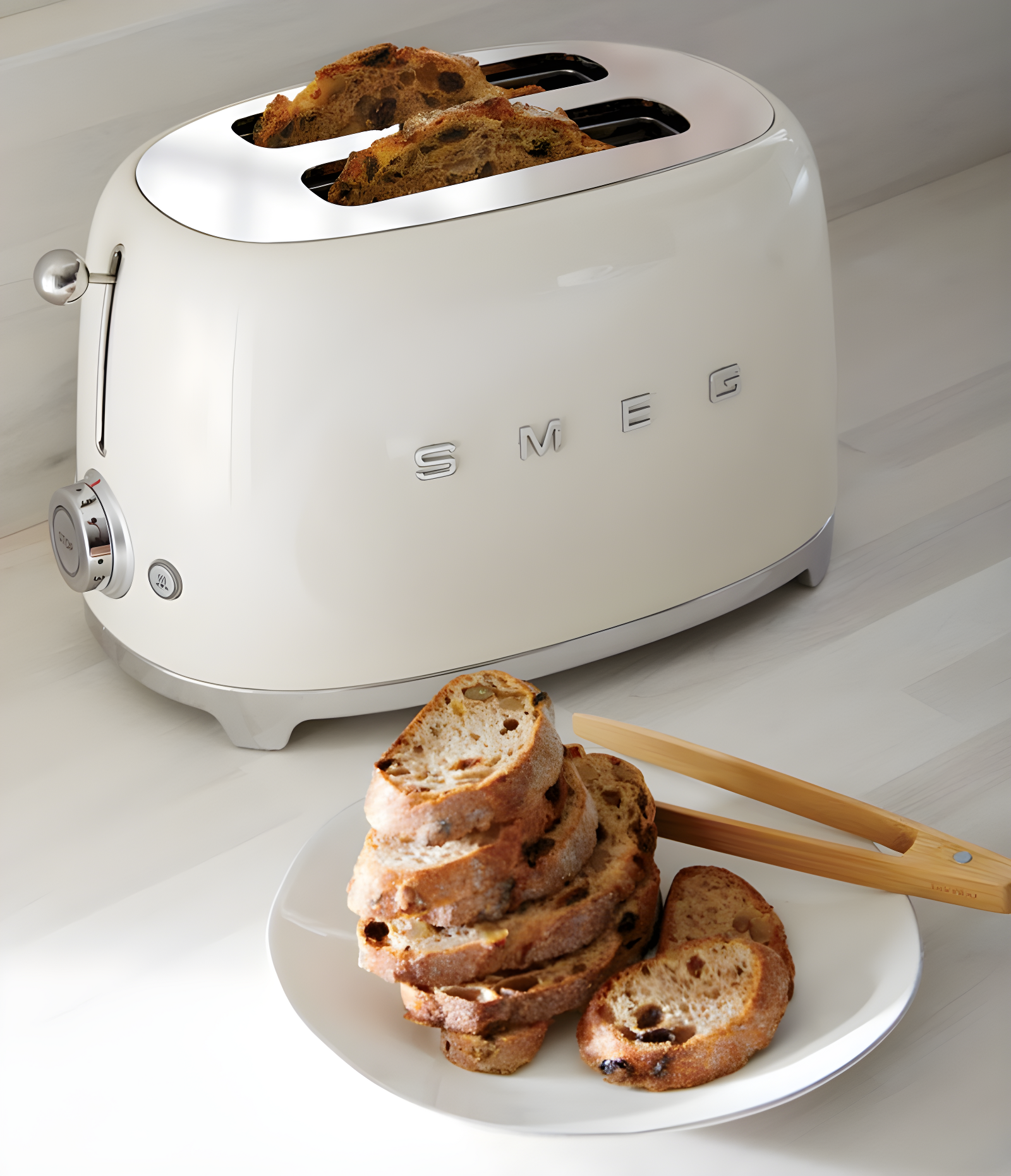 SMEG Cream 4-Slice Toaster