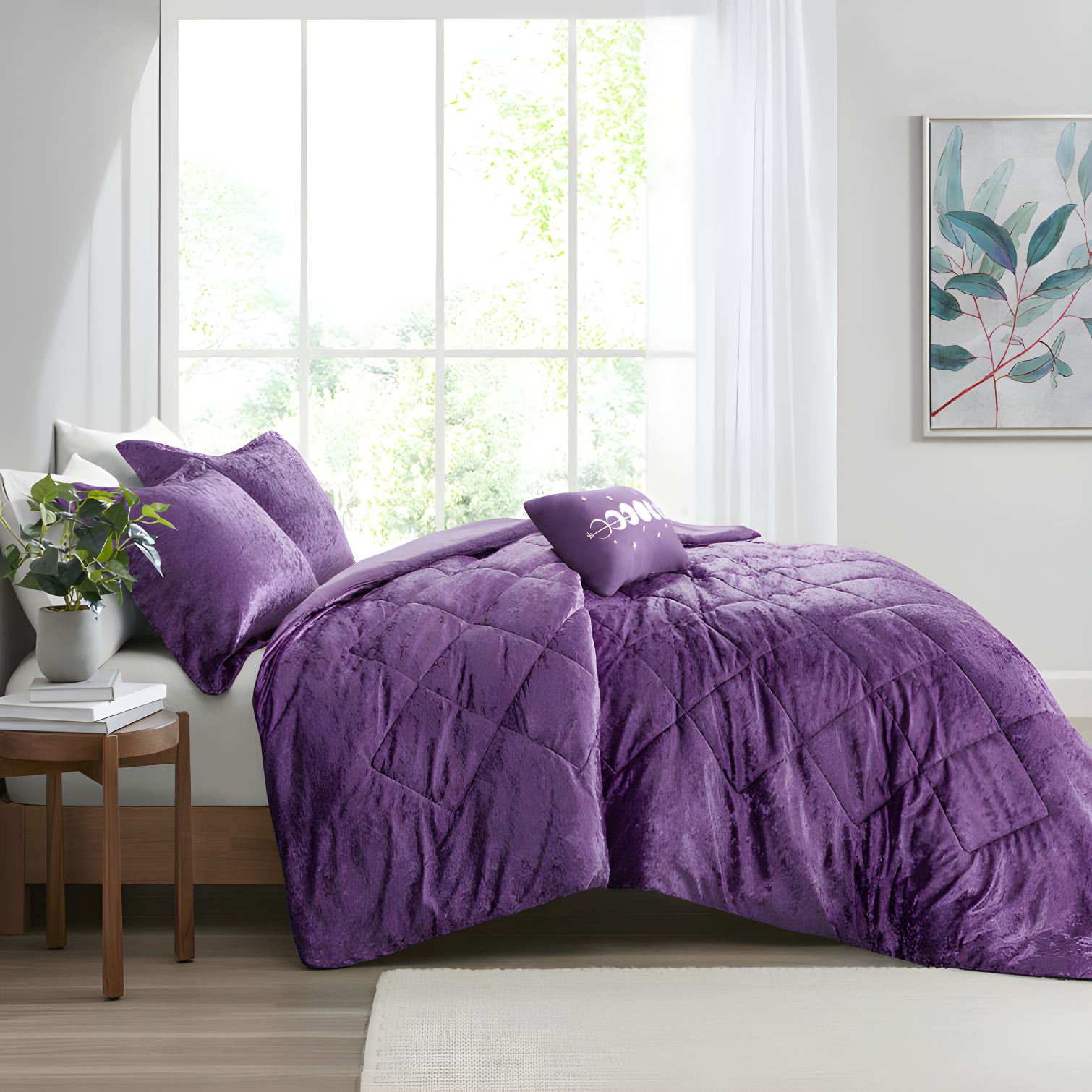 Intelligent Design Felicia Crushed Velvet Comforter Set with Throw Pillow