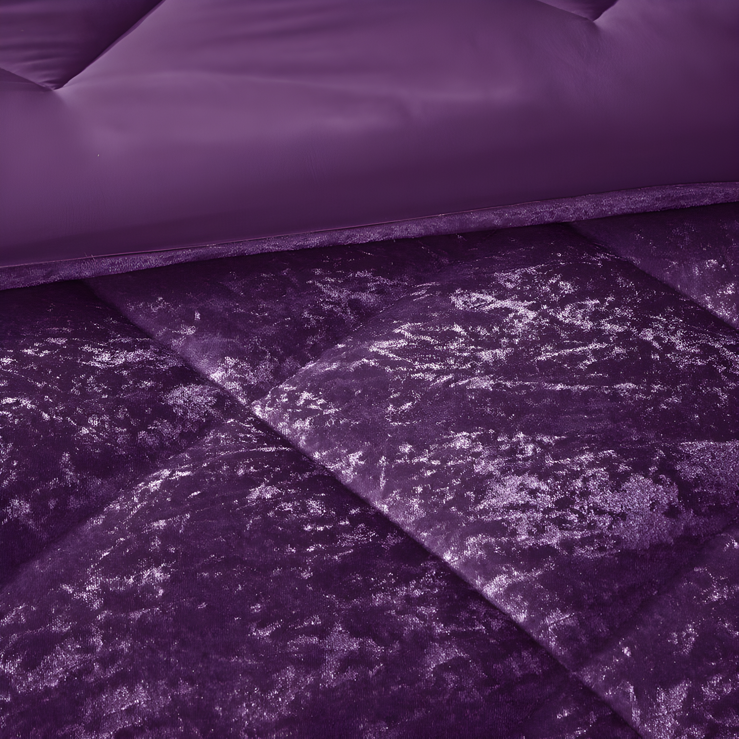 Intelligent Design Felicia Crushed Velvet Comforter Set with Throw Pillow