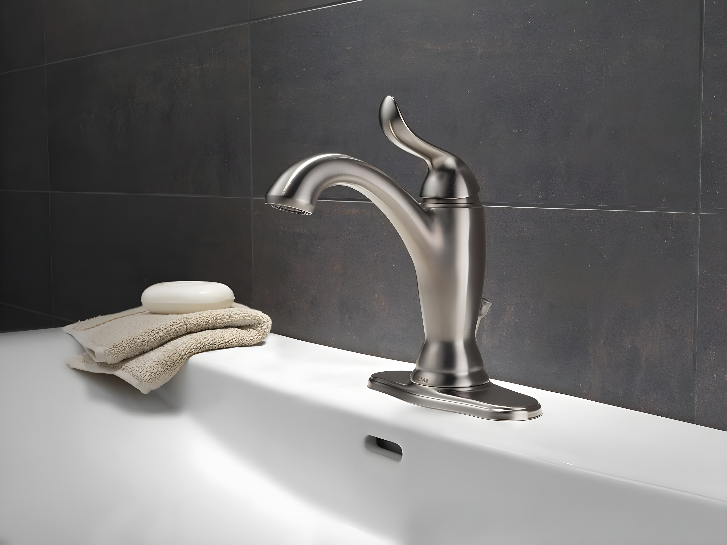 Linden™ Single Hole Bathroom Faucet with Drain Assembly and DIAMOND™ Seal Technology
