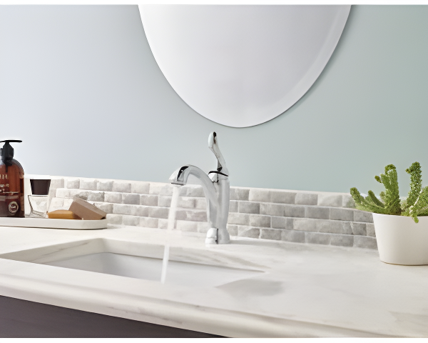 Linden™ Single Hole Bathroom Faucet with Drain Assembly and DIAMOND™ Seal Technology