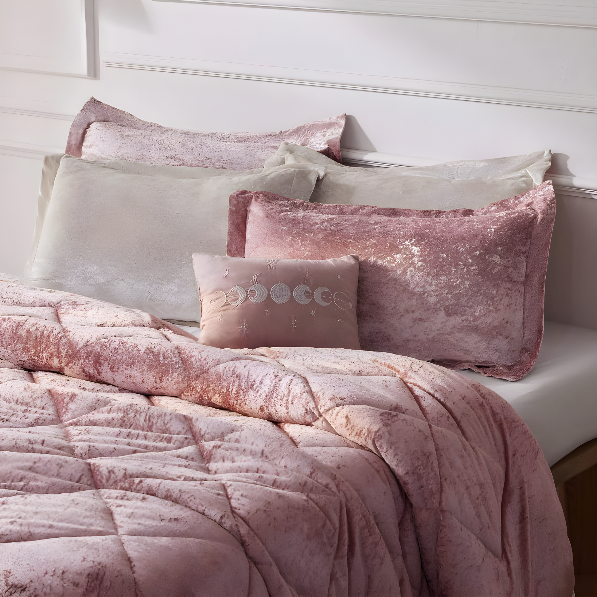 Felicia Crushed Velvet Comforter Set with Throw Pillow