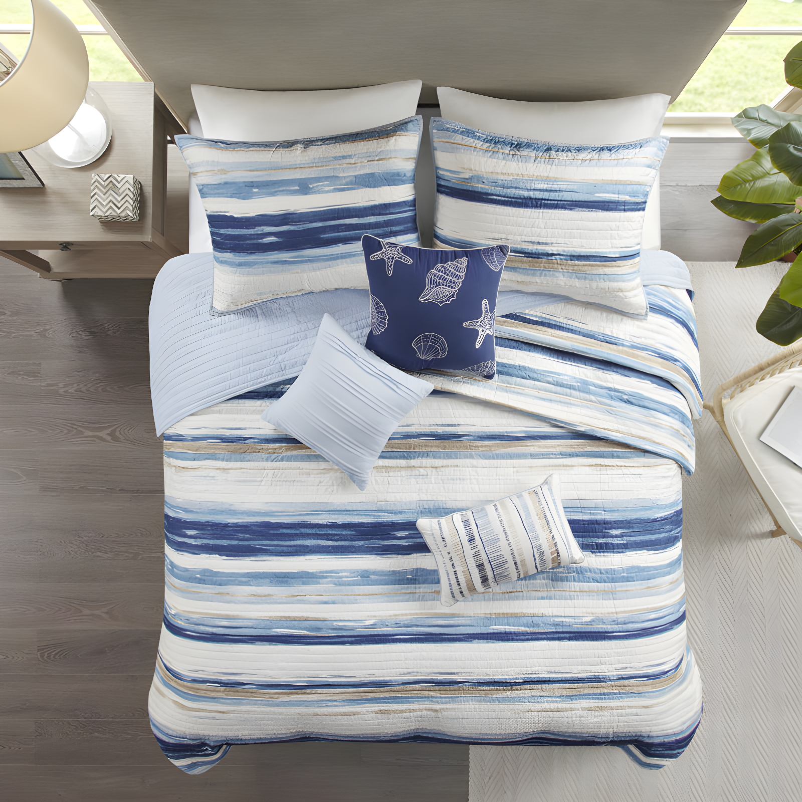 Madison Park Marina 6 Piece Printed Quilt Set with Throw Pillows