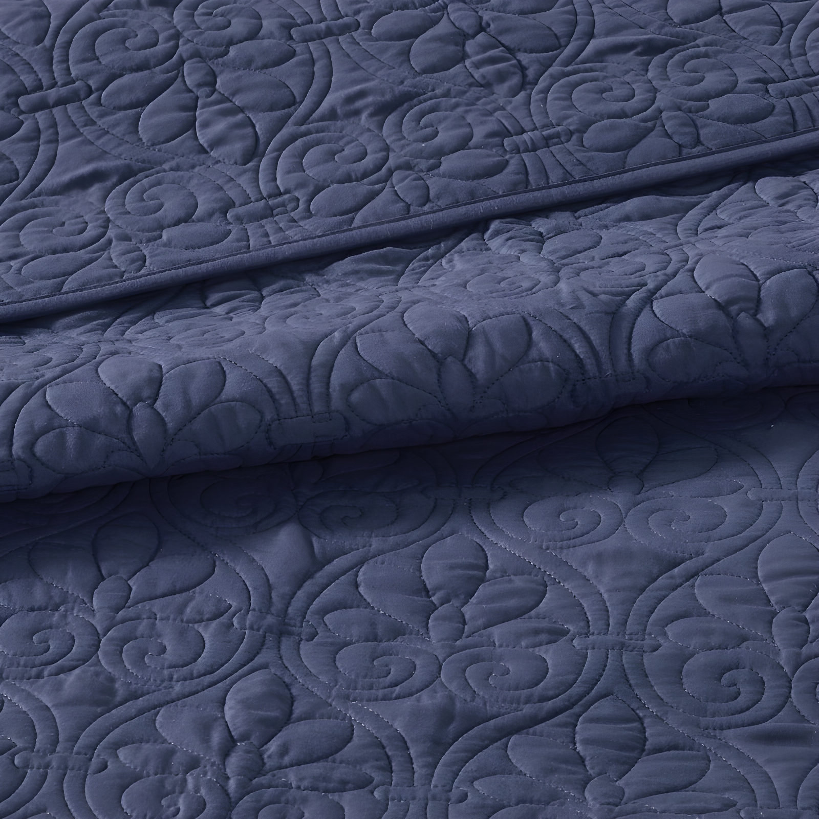 Quebec Reversible Quilt Set
