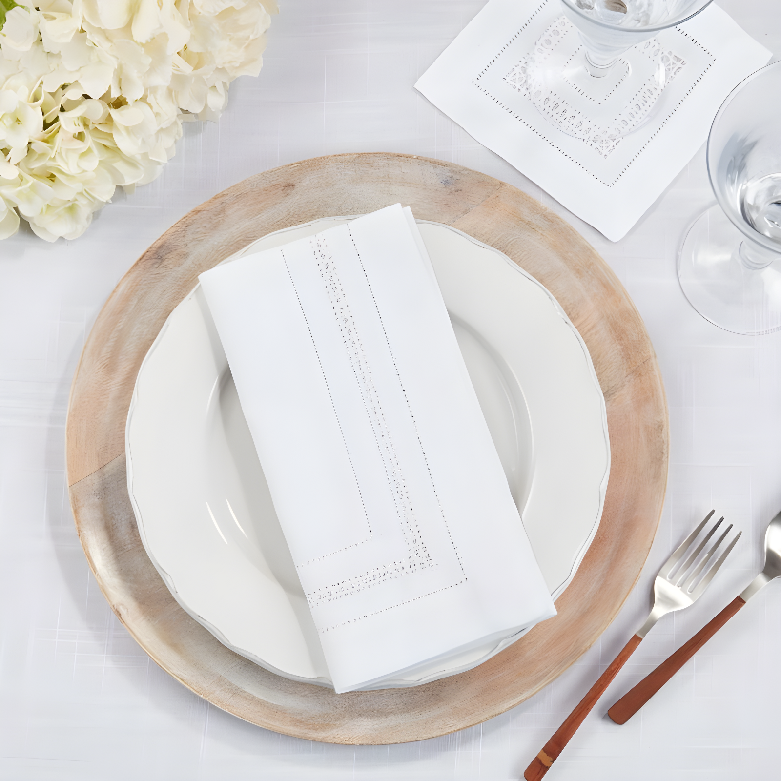 Saro Galucia Collection Polyester Rectangle Napkin (Set of 12)