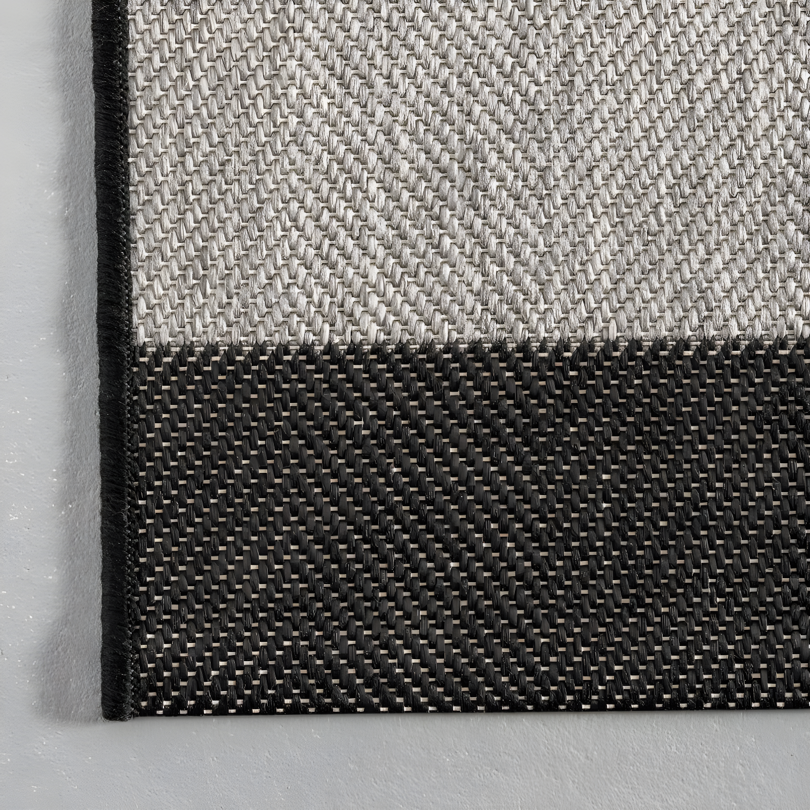 Nuloom Alexis Striped 4x6 Indoor/Outdoor Area Rug for Living Room Patio Deck Front Porch Kitchen, Black/Light Grey