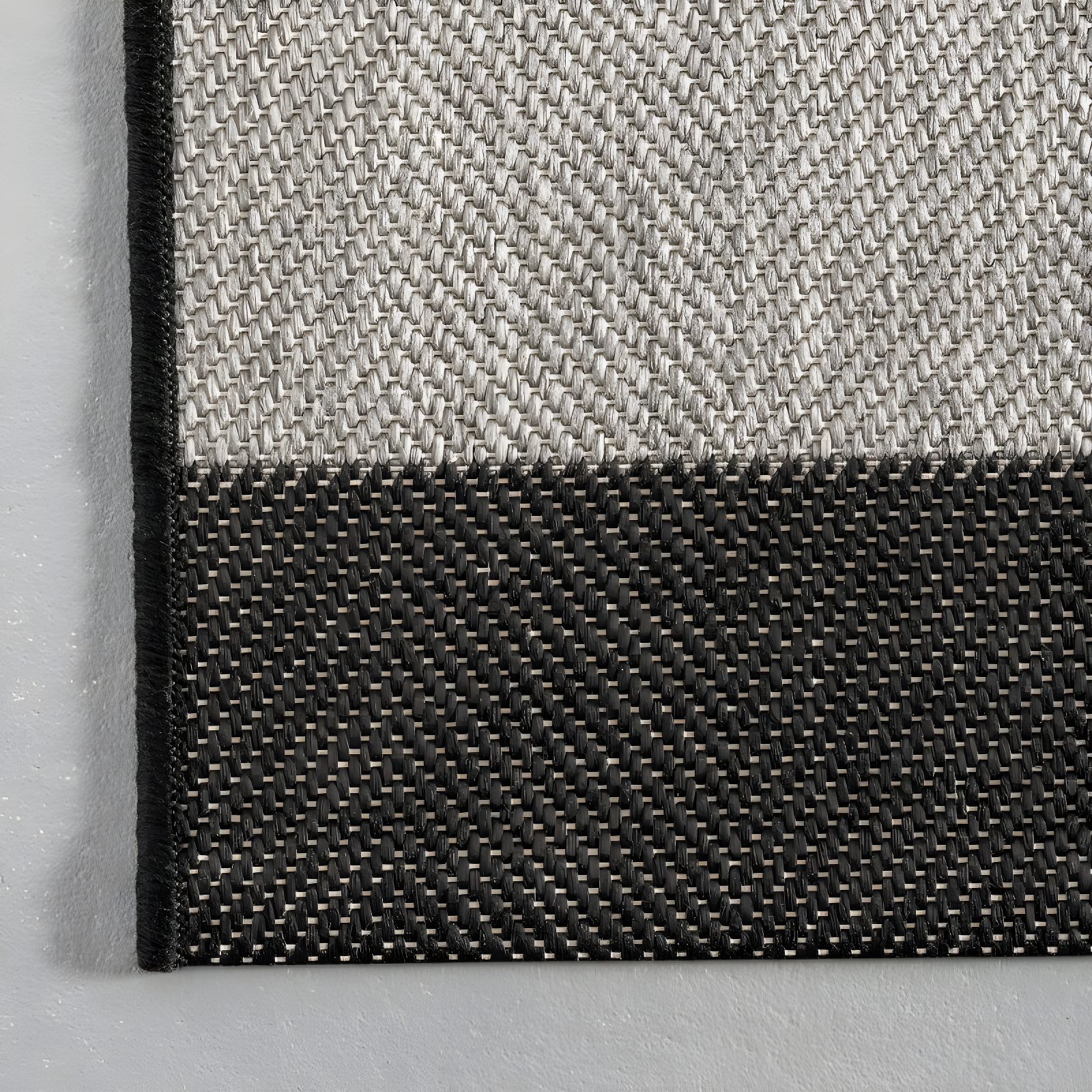 Nuloom Alexis Striped 4x6 Indoor/Outdoor Area Rug for Living Room Patio Deck Front Porch Kitchen, Black/Light Grey