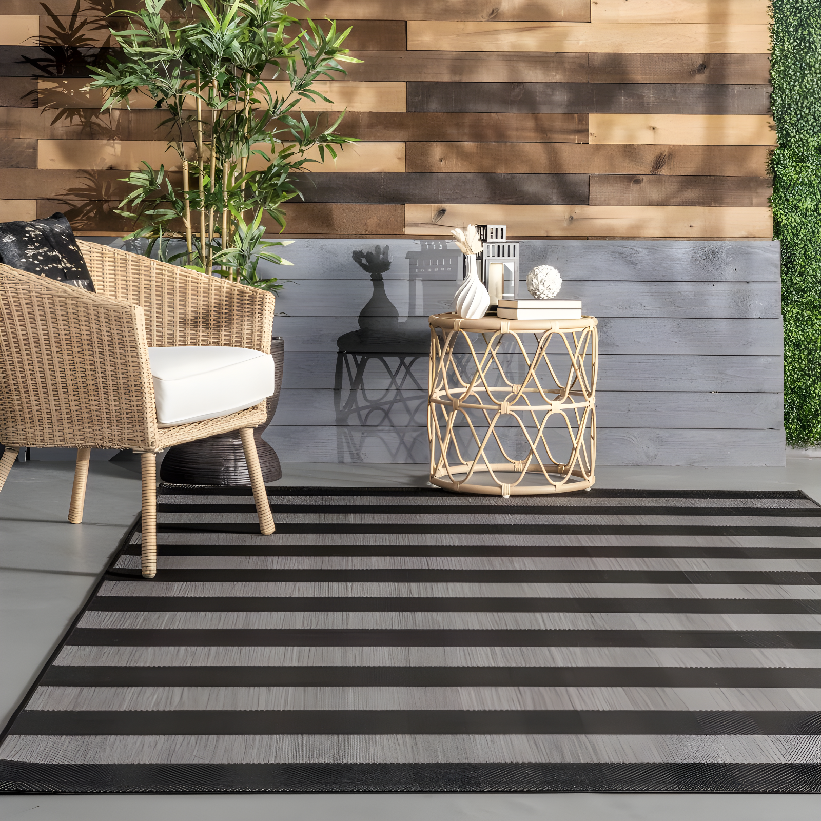 Nuloom Alexis Striped 4x6 Indoor/Outdoor Area Rug for Living Room Patio Deck Front Porch Kitchen, Black/Light Grey