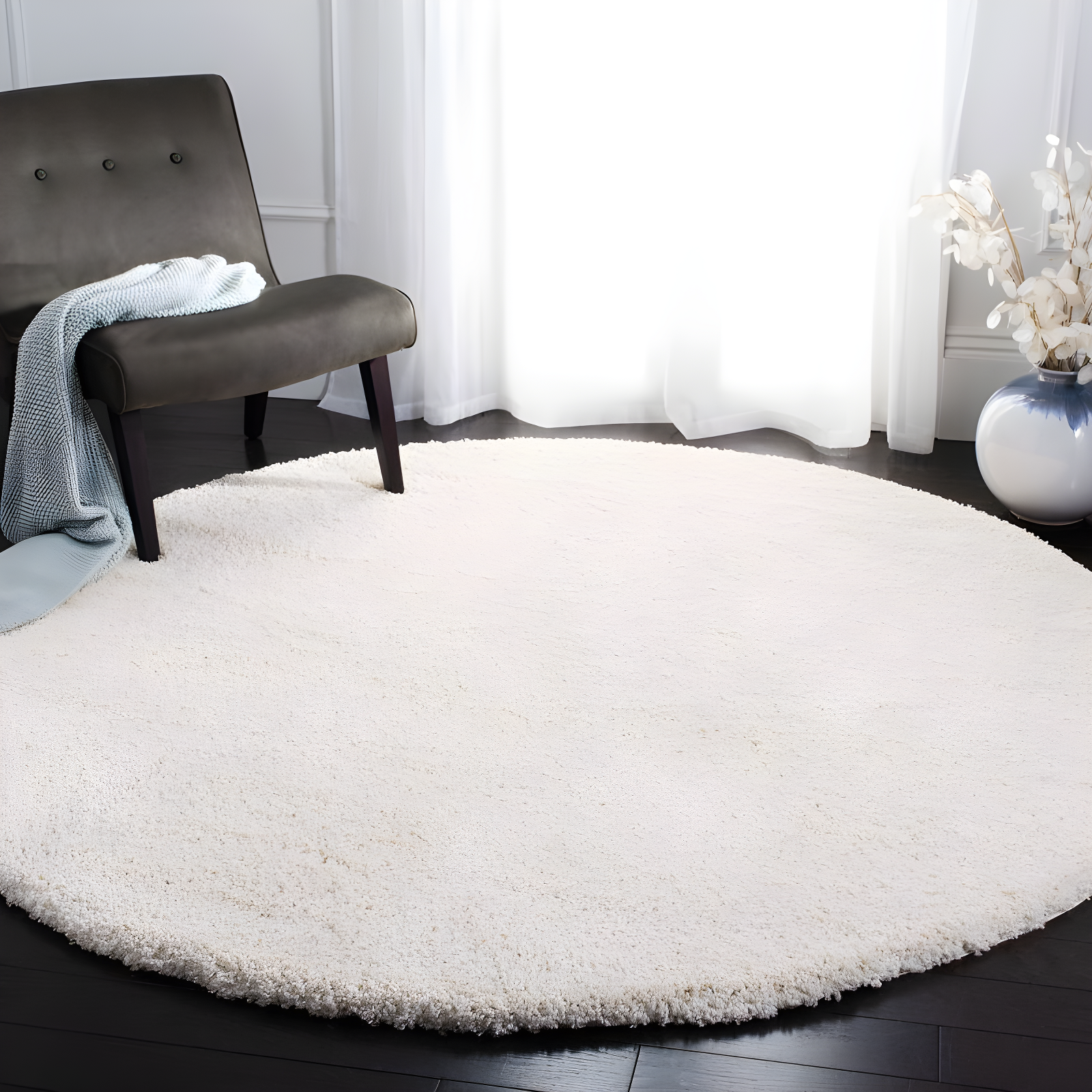 Shag SG151 Power Loomed Indoor Area Rug - Ivory - 8'6" round - Safavieh.