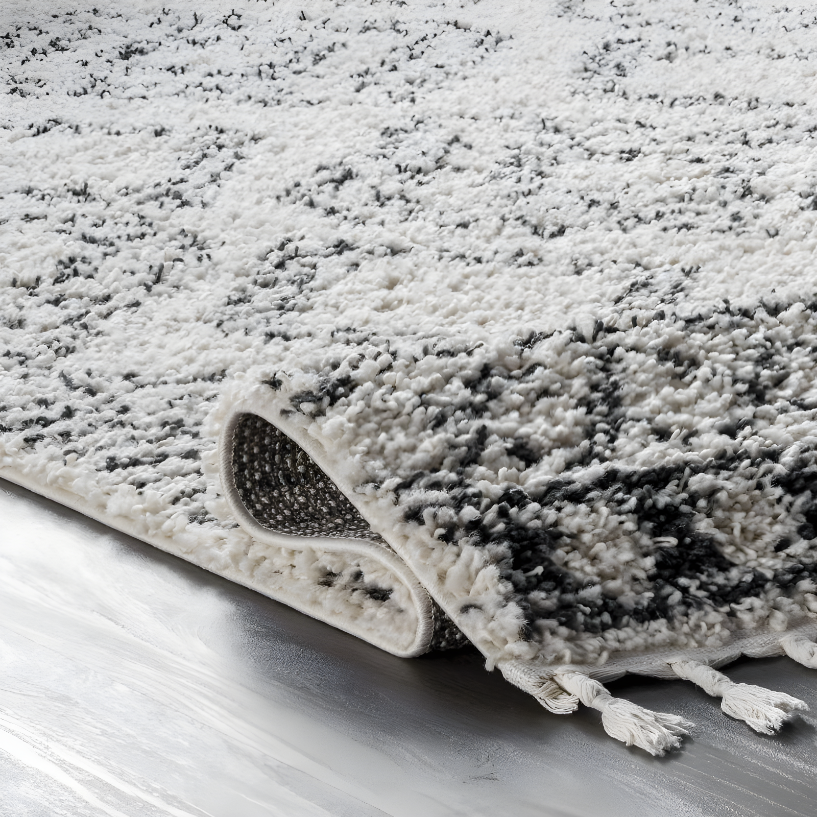 Nuloom Vasiliki Geometric 4x6 Shag Indoor Area Rug for Living Room Bedroom Dining Room Nursery, Off White/Charcoal