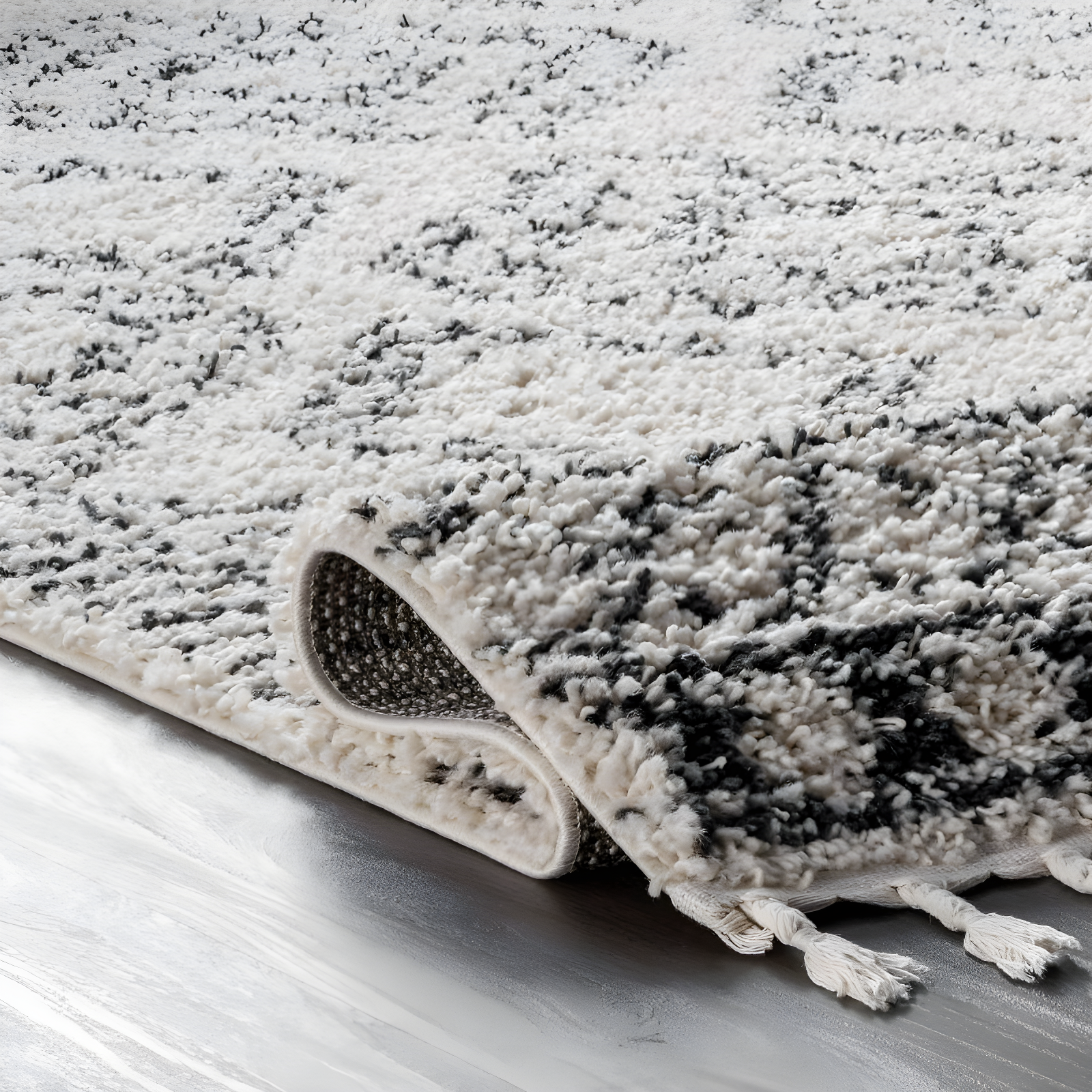 Nuloom Vasiliki Geometric 4x6 Shag Indoor Area Rug for Living Room Bedroom Dining Room Nursery, Off White/Charcoal
