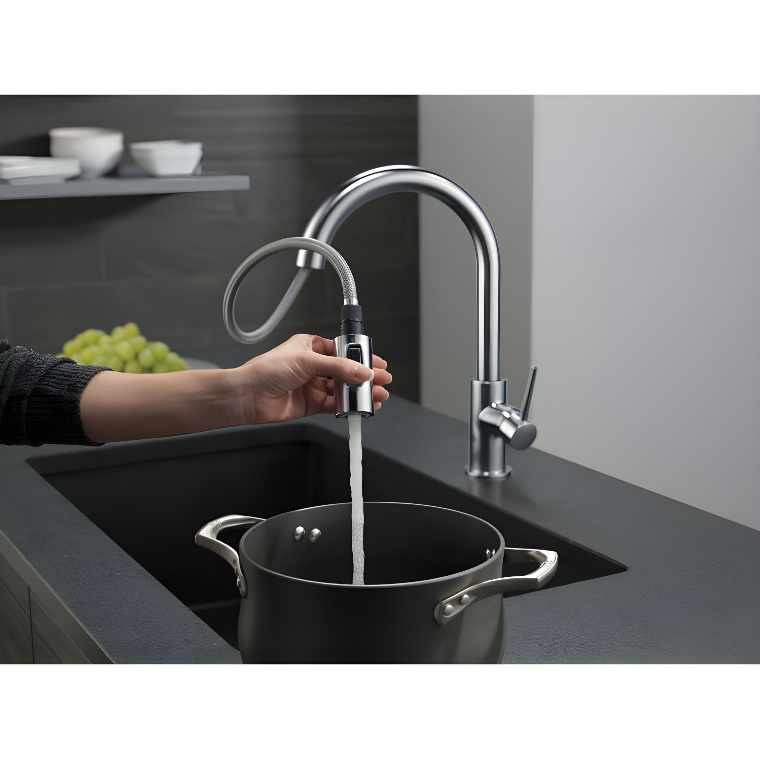 Trinsic Pull Down Sprayer Kitchen Sink Faucet, Single Handle Kitchen Faucet