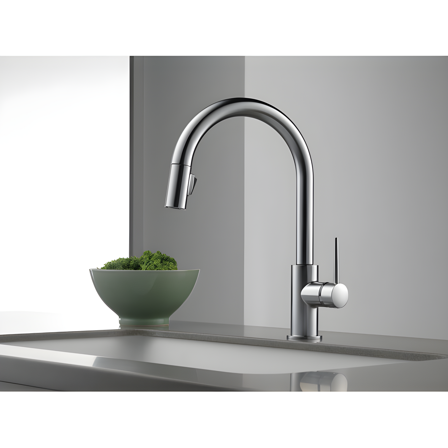Trinsic Pull Down Sprayer Kitchen Sink Faucet, Single Handle Kitchen Faucet