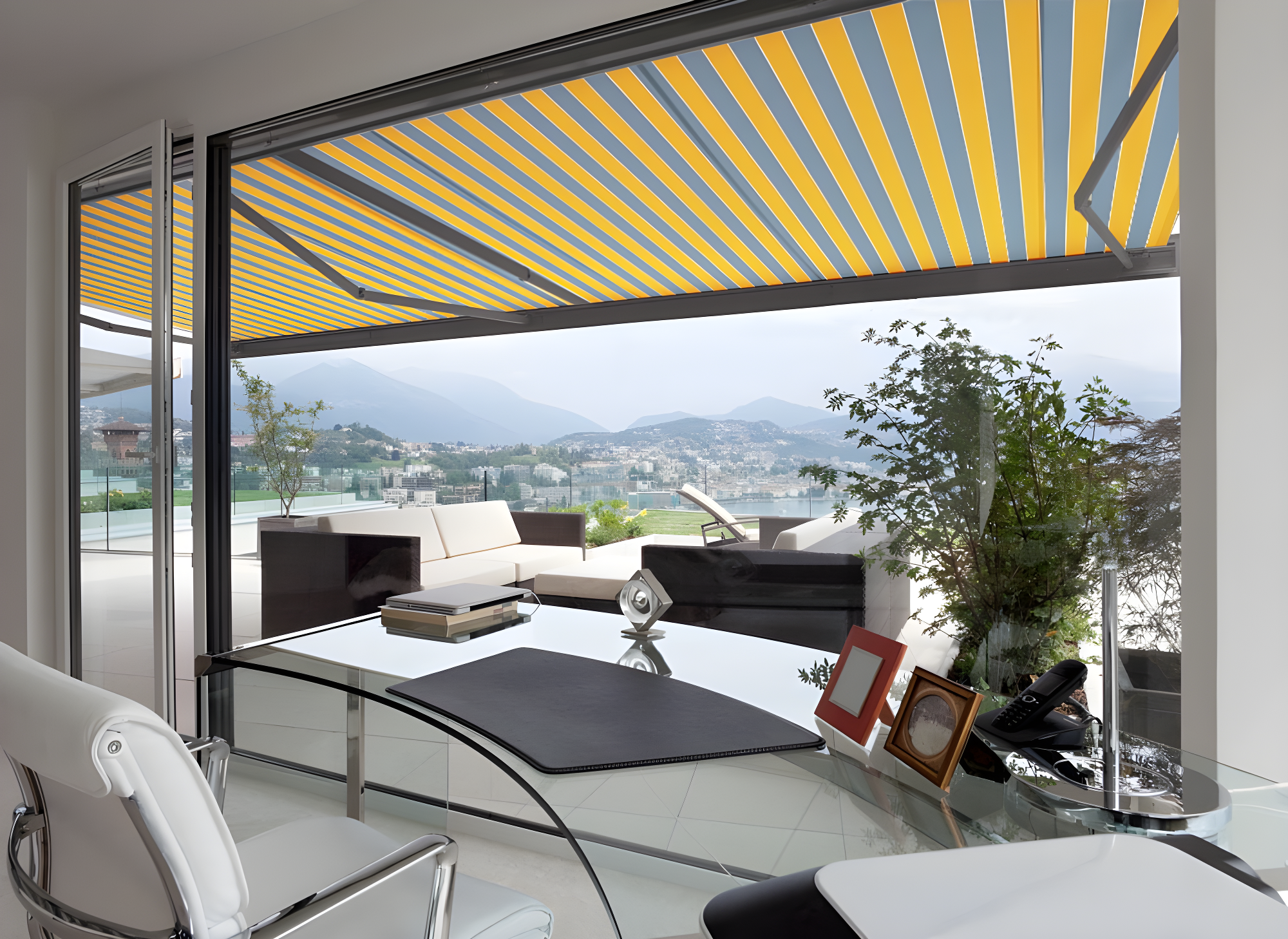Classic Manual Retractable Patio Awning