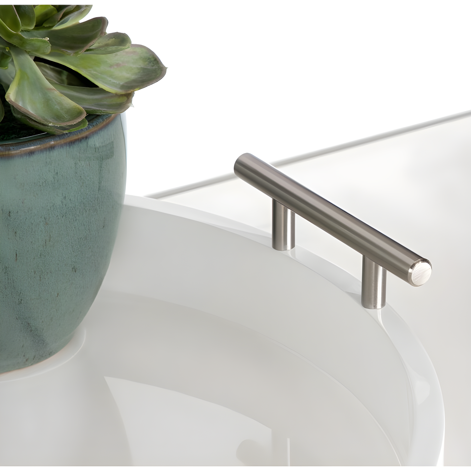 Kate and Laurel Lipton Tray, 15.5" Diameter, White and Silver