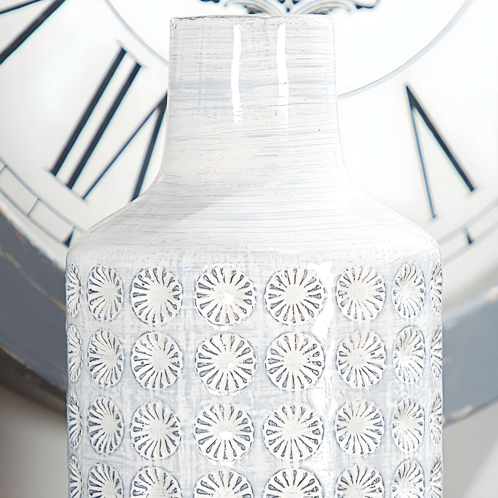 CosmoLiving by Cosmopolitan Porcelain Ceramic Floral Decorative Vase