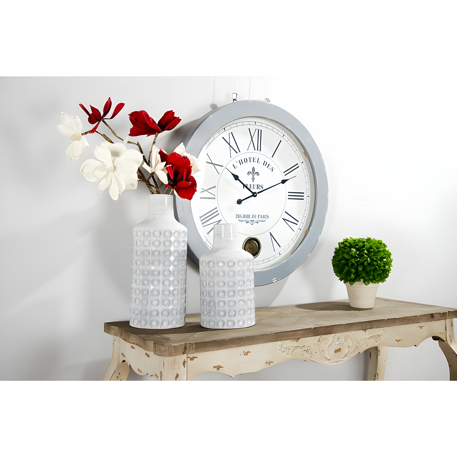 CosmoLiving by Cosmopolitan Porcelain Ceramic Floral Decorative Vase