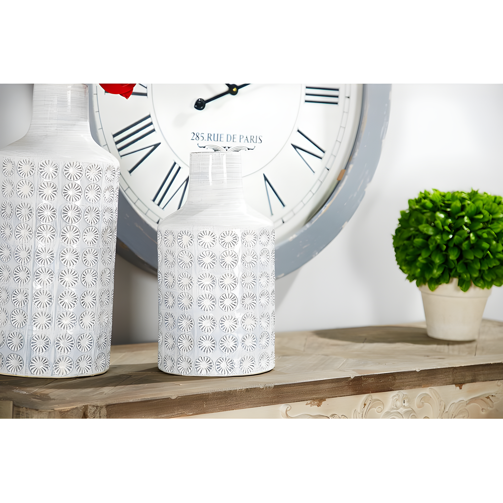 CosmoLiving by Cosmopolitan Porcelain Ceramic Floral Decorative Vase