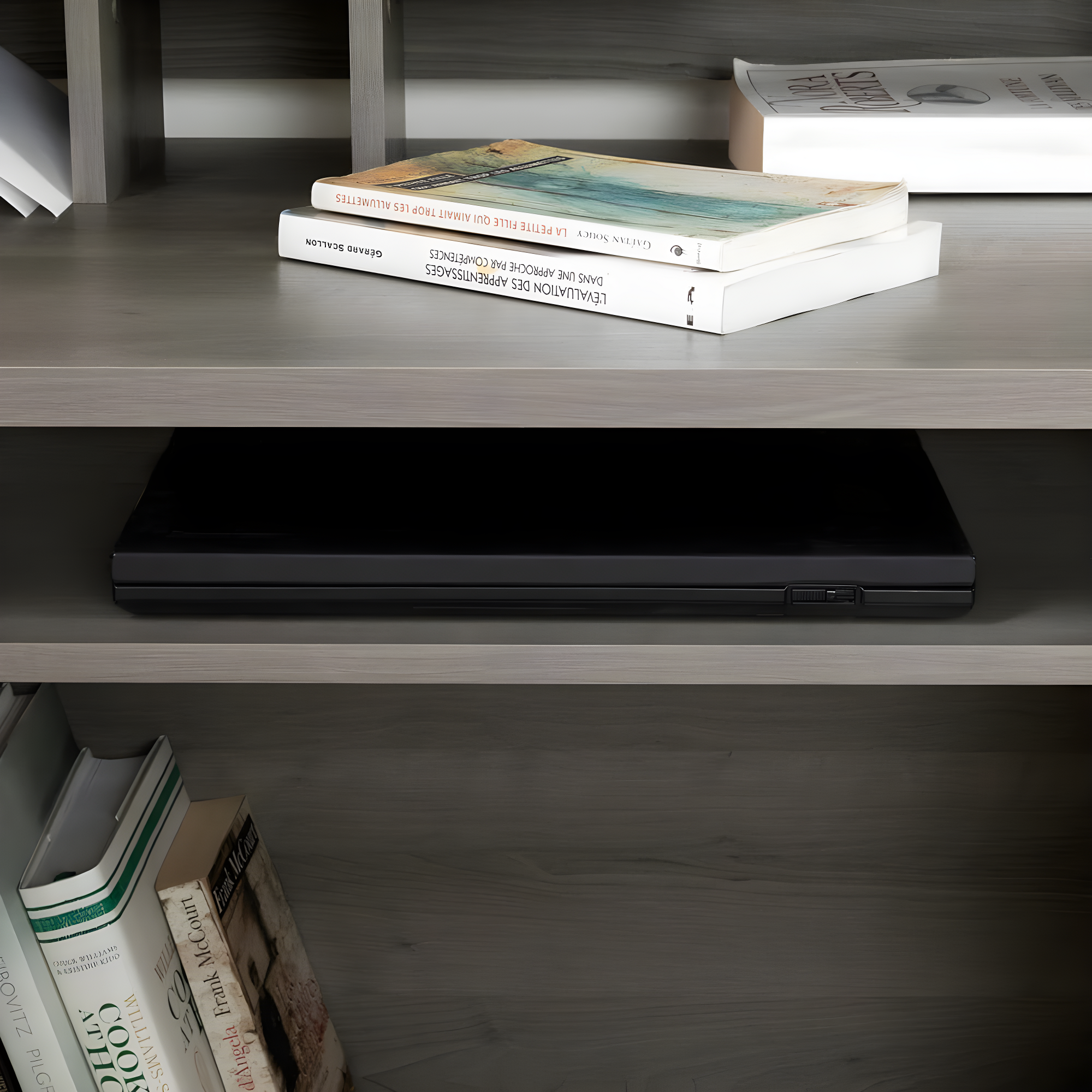 Versa Desk with Hutch