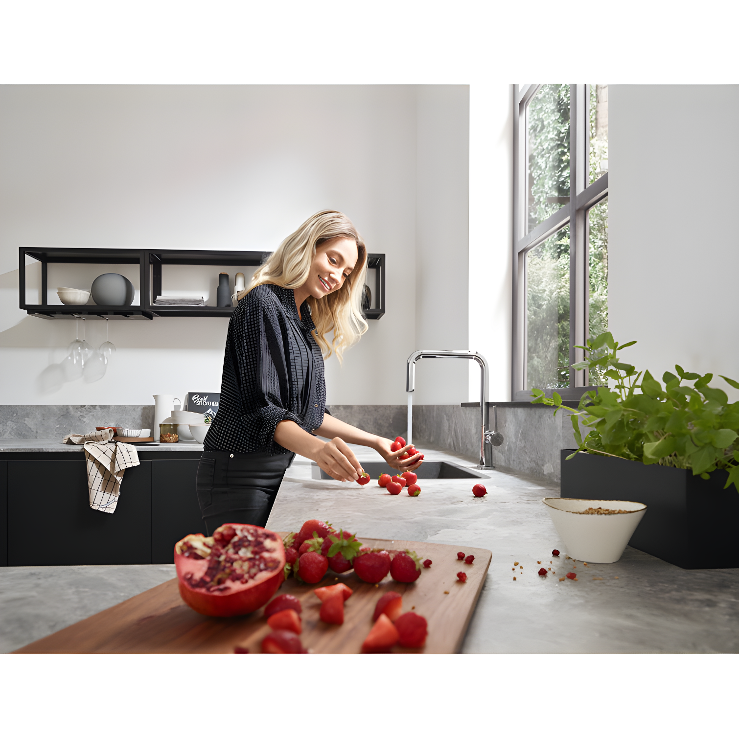 hansgrohe Talis N Kitchen Faucet, U-Style 1-Spray, 1.75 GPM