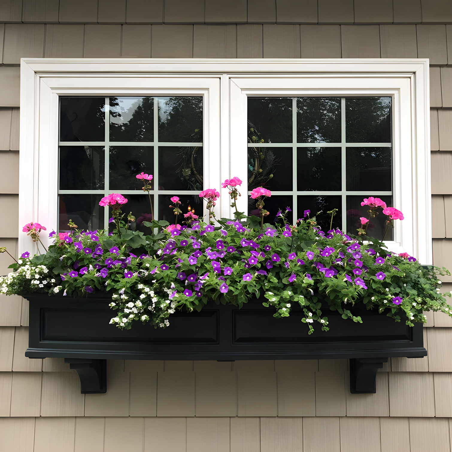 Nantucket Resin Window Box with Water Reservoir