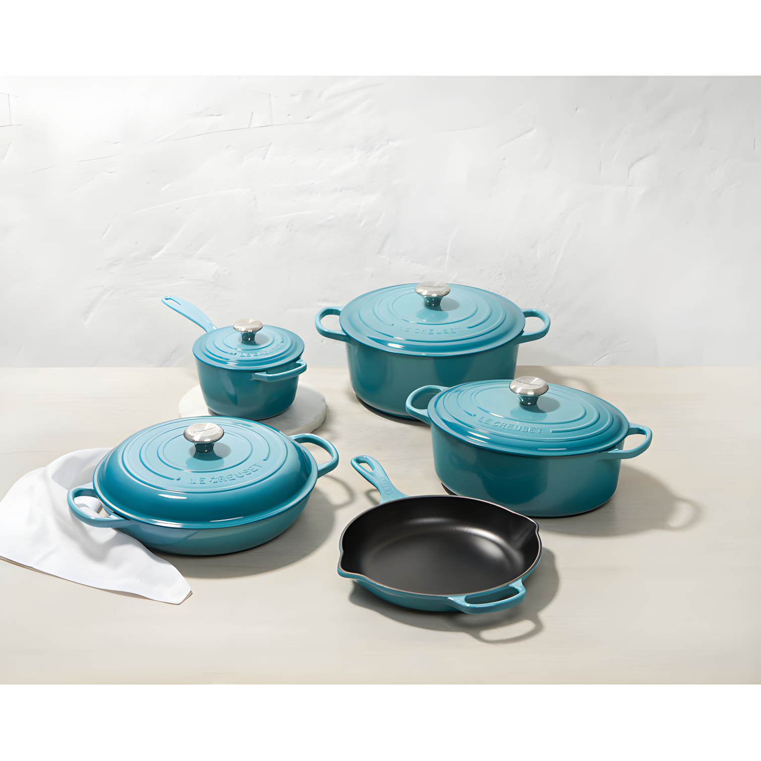 Le Creuset Enameled Cast Iron Oval Dutch Oven with Lid