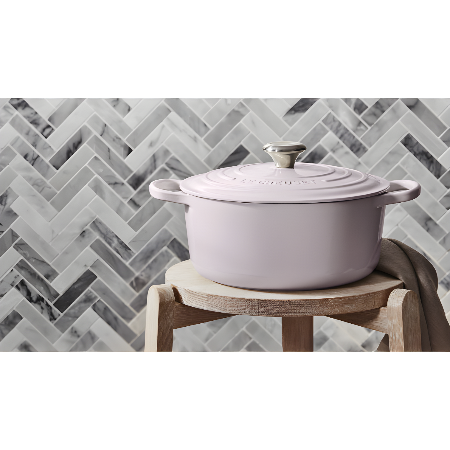 Le Creuset Enameled Cast Iron Oval Dutch Oven with Lid