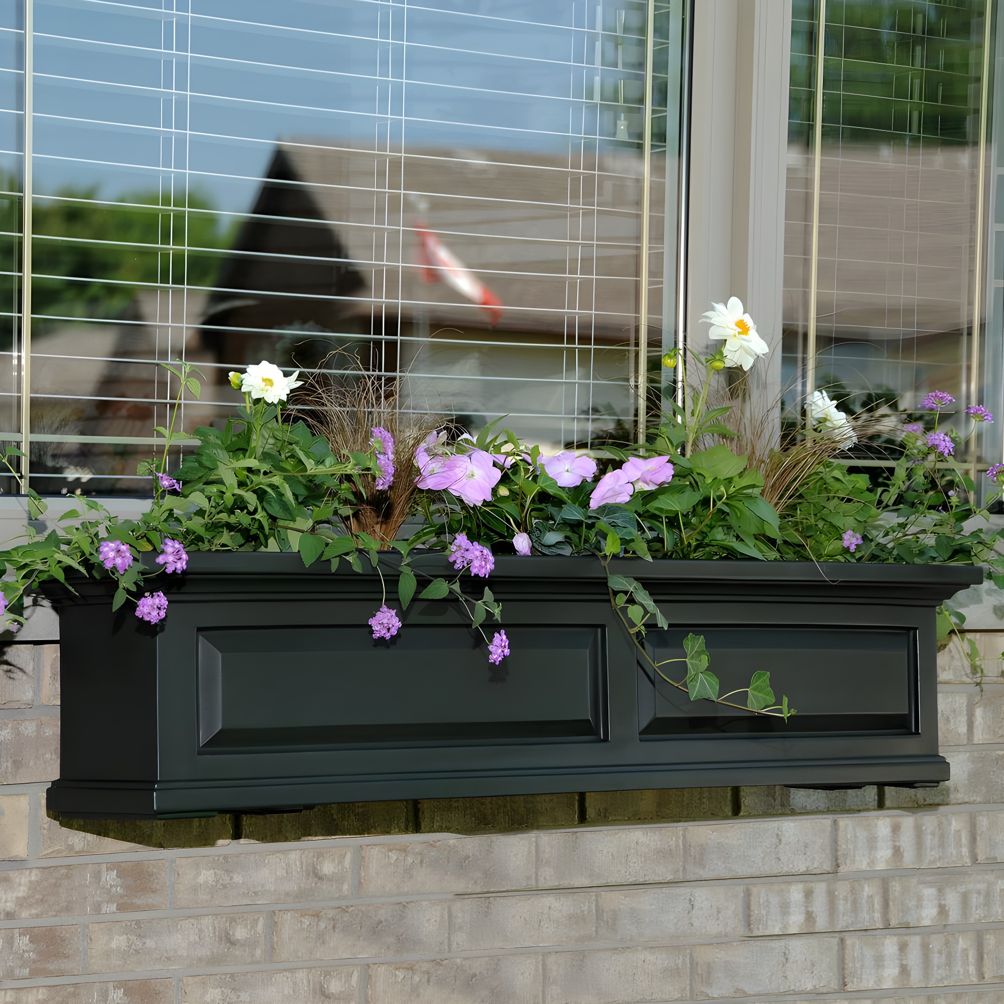 Nantucket Resin Window Box with Water Reservoir