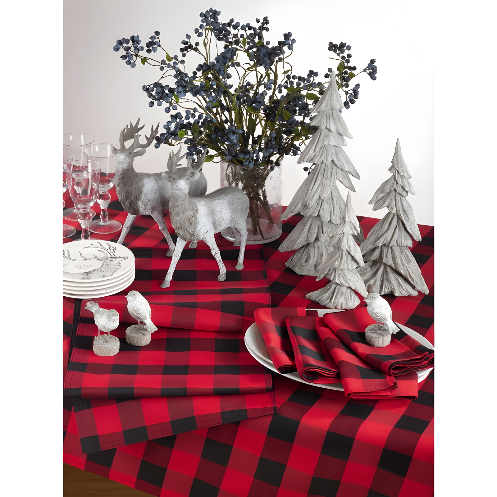 Saro Lifestyle Buffalo Plaid Cotton Blend Tablecloth, Red, 70" Round