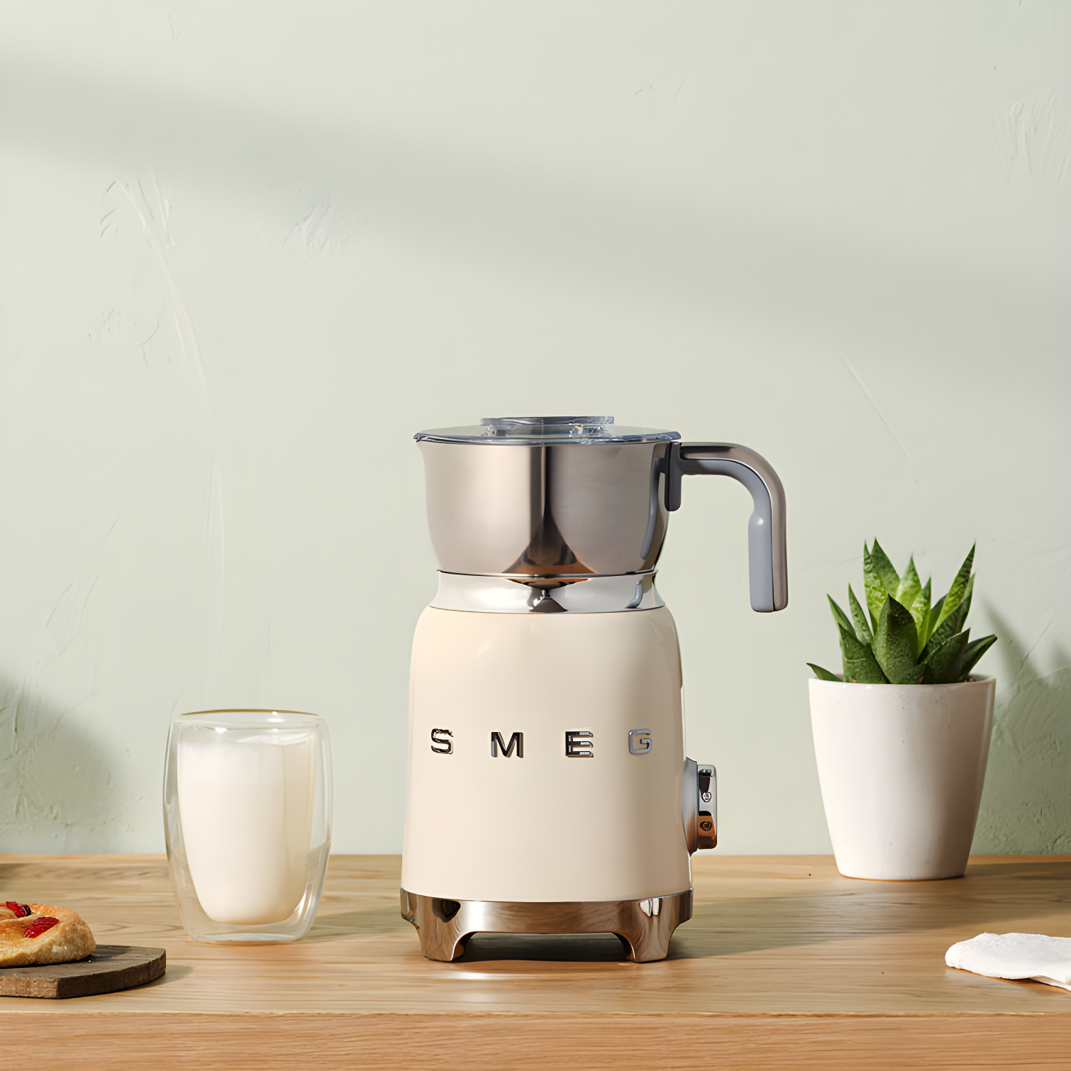 SMEG Cream Milk Frother