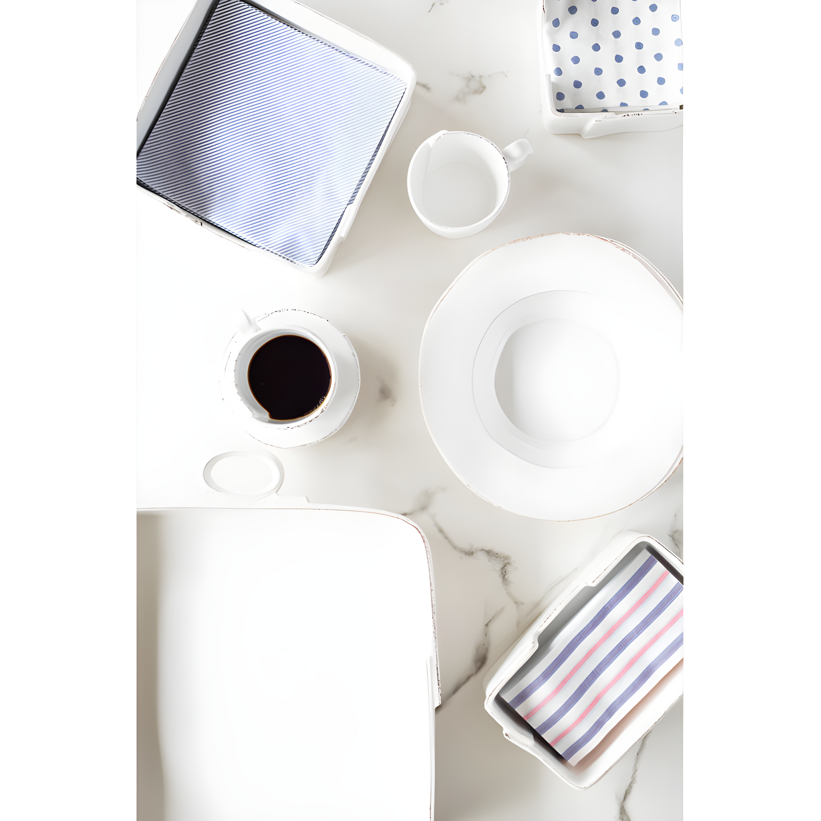 Lastra White Napkin Holder