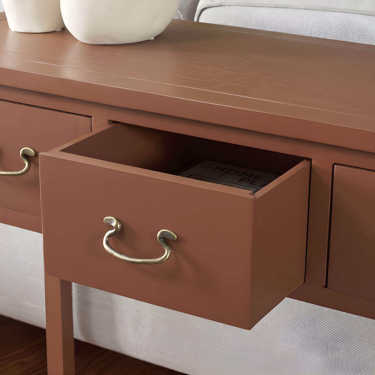 Winston Porter Tabresha 33'' Solid Wood Console Table