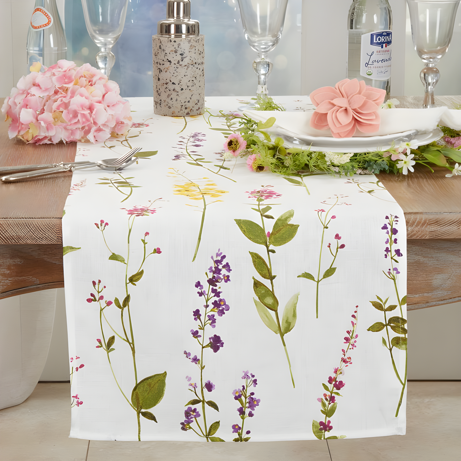 Saro Lifestyle Watercolor Floral Design Table Runner, Off-White, 16" x 108"