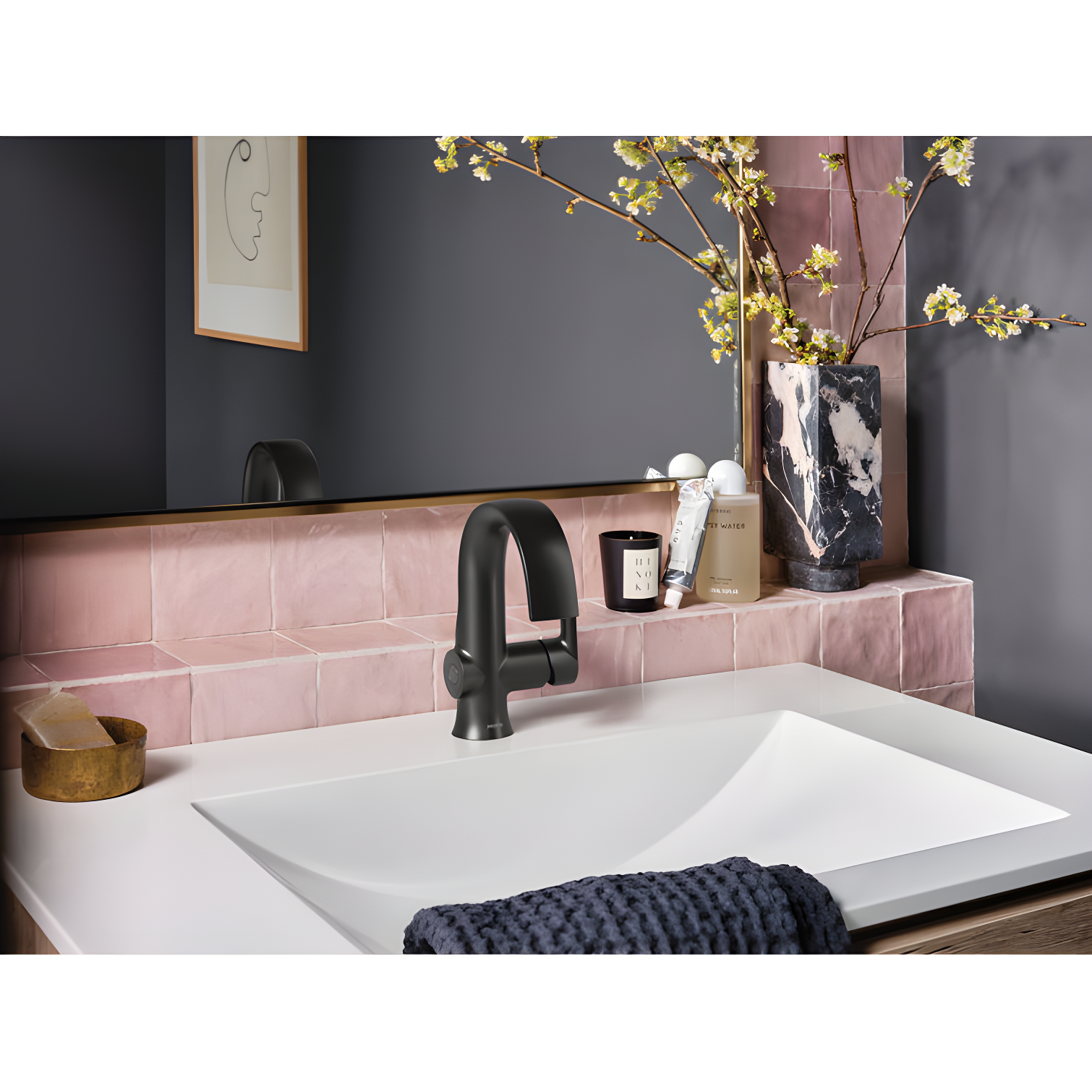 Doux Single Hole Bathroom Faucet with Drain Assembly