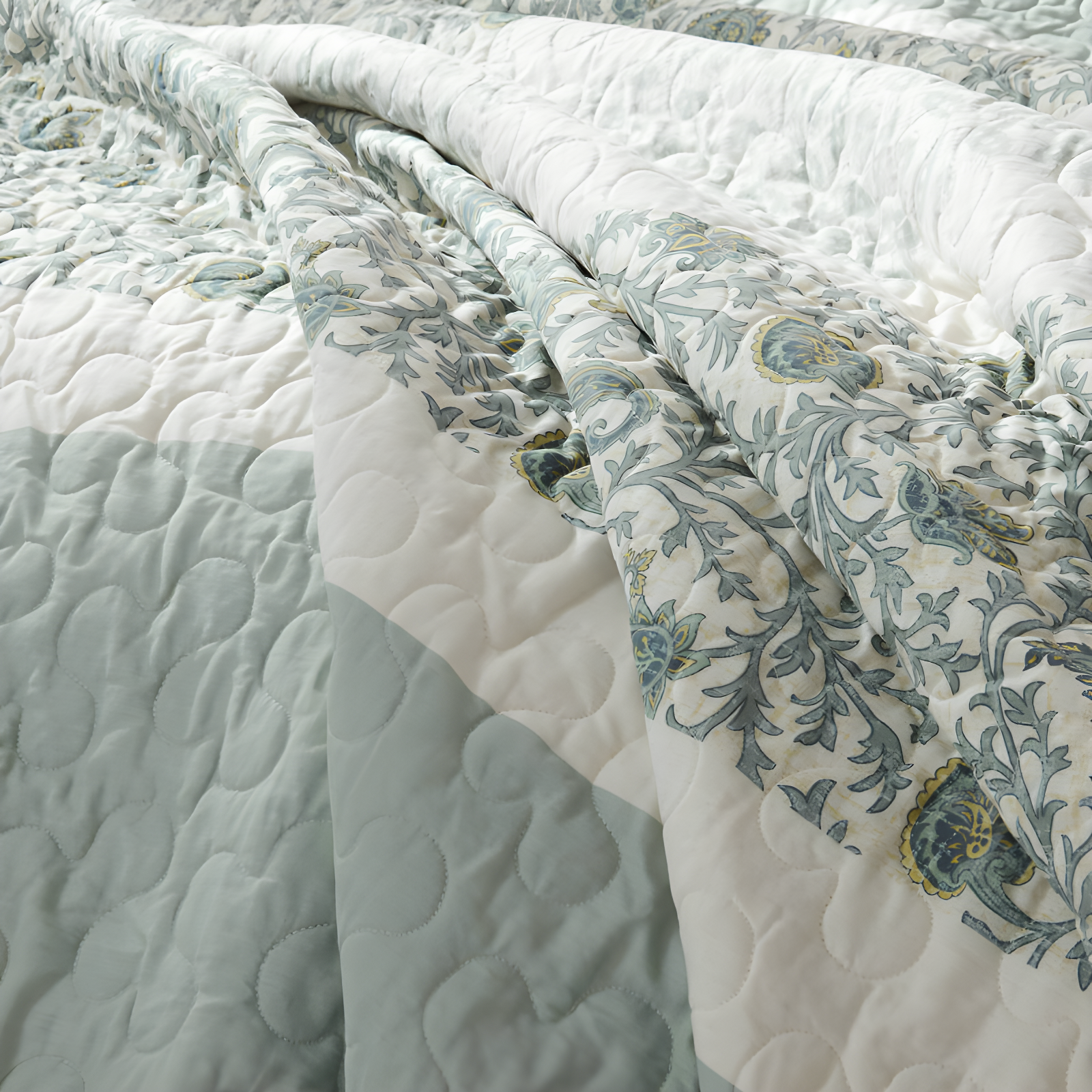 Madison Park Dawn 6 Piece Cotton Percale Quilt Set with Throw Pillows