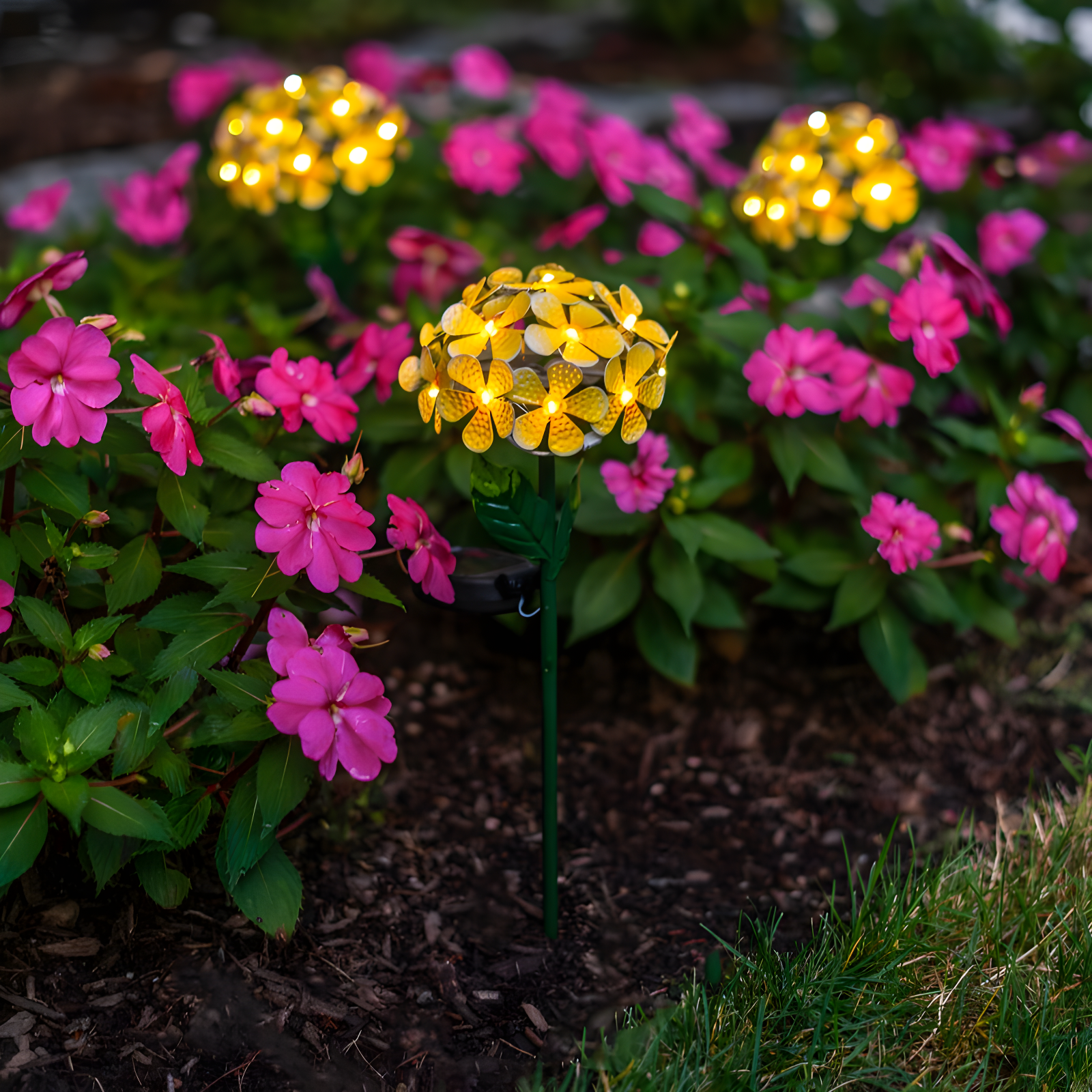 Solar Powered LED Metal Flower Garden Stake Light (Set of 2)