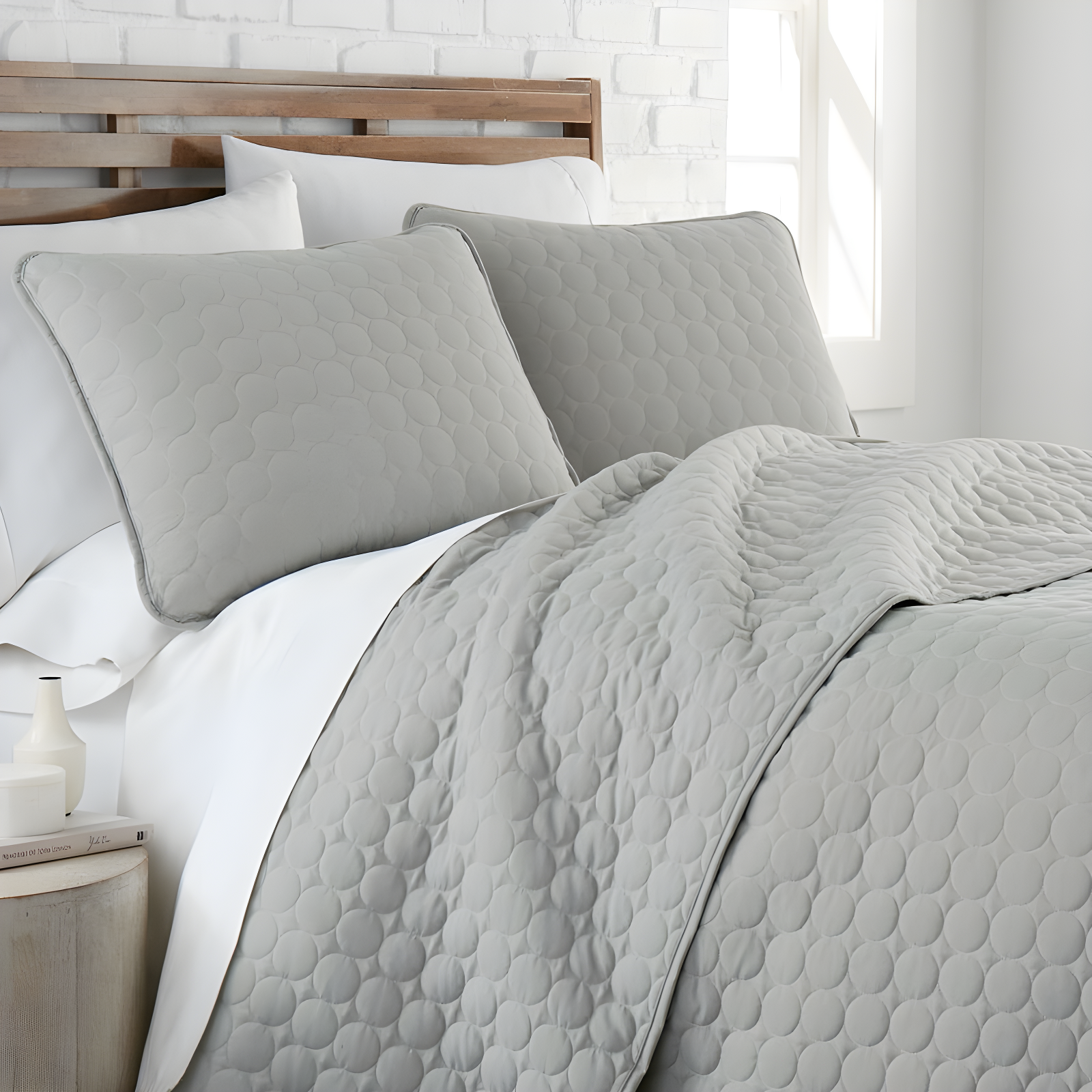 Southshore Fine Linens Lightweight Oversized Reversible Quilt Set with shams & Reviews | Wayfair